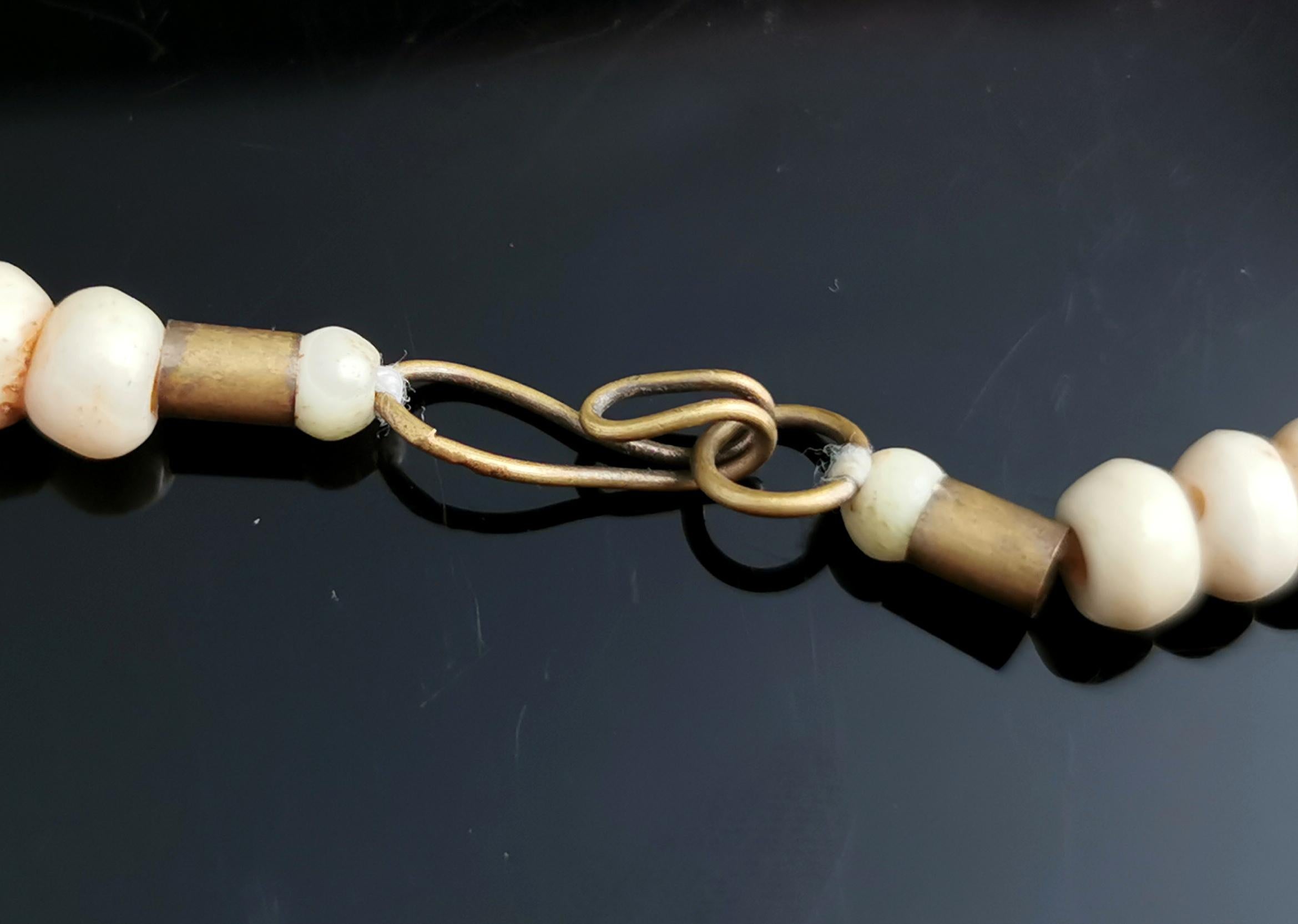 Antike viktorianische Halskette aus Rinderknochen im Zustand „Relativ gut“ im Angebot in NEWARK, GB