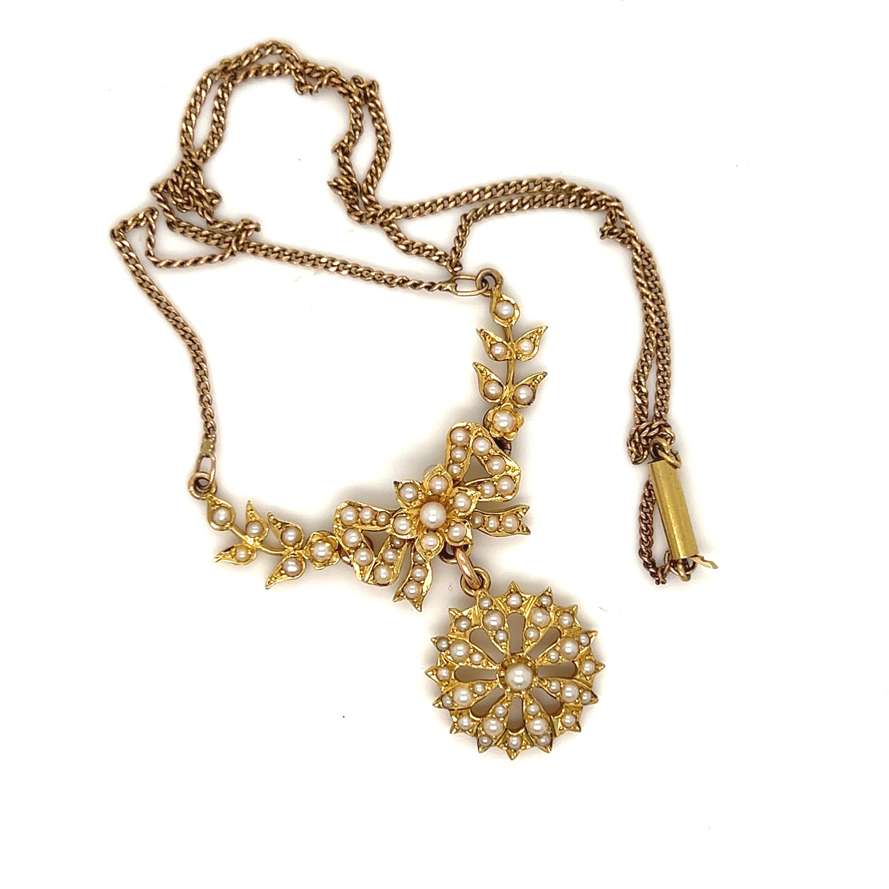 Victorien tardif Collier victorien ancien avec perles fendues en or jaune 15 carats. en vente