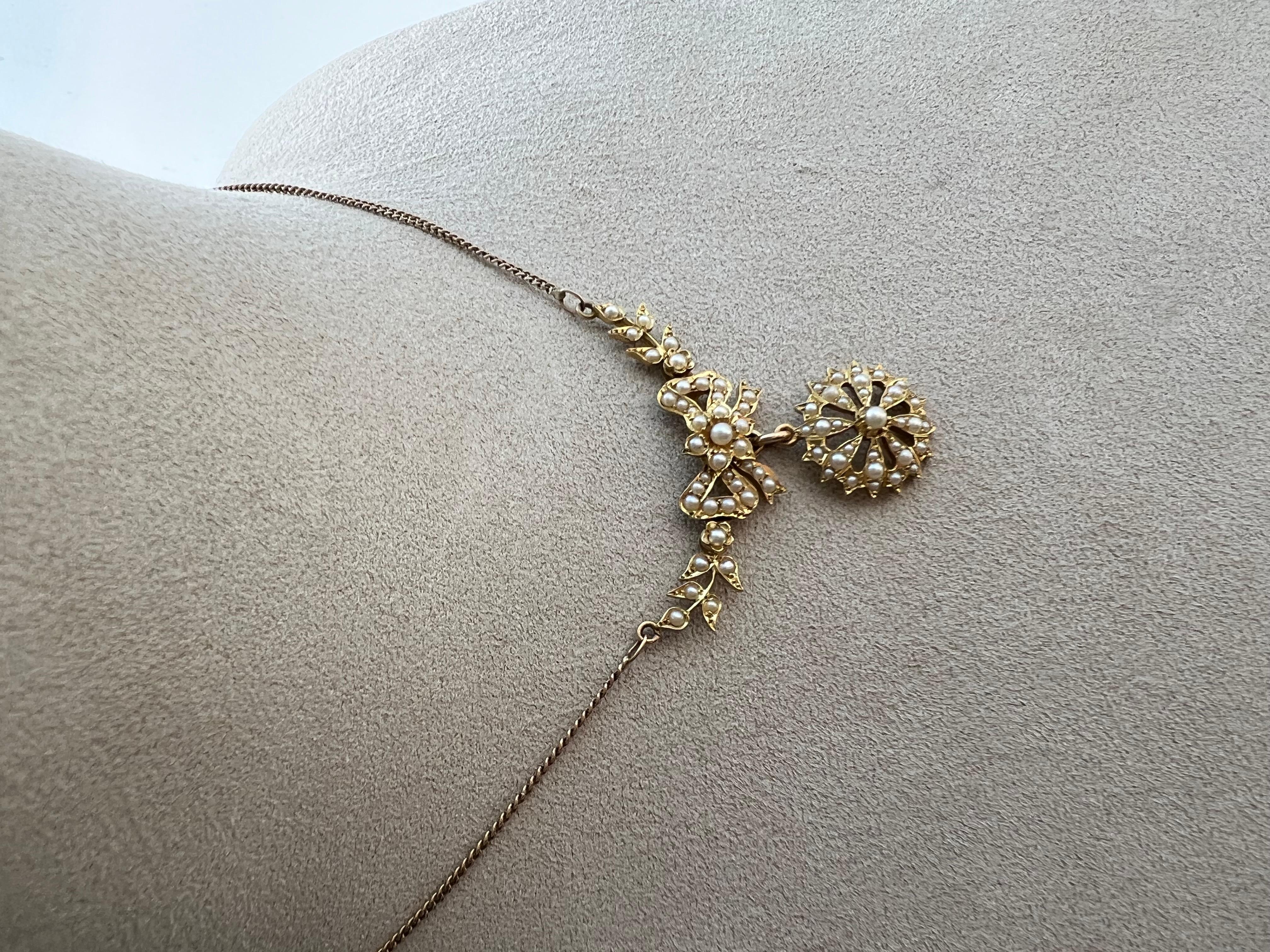Taille ronde Collier victorien ancien avec perles fendues en or jaune 15 carats. en vente