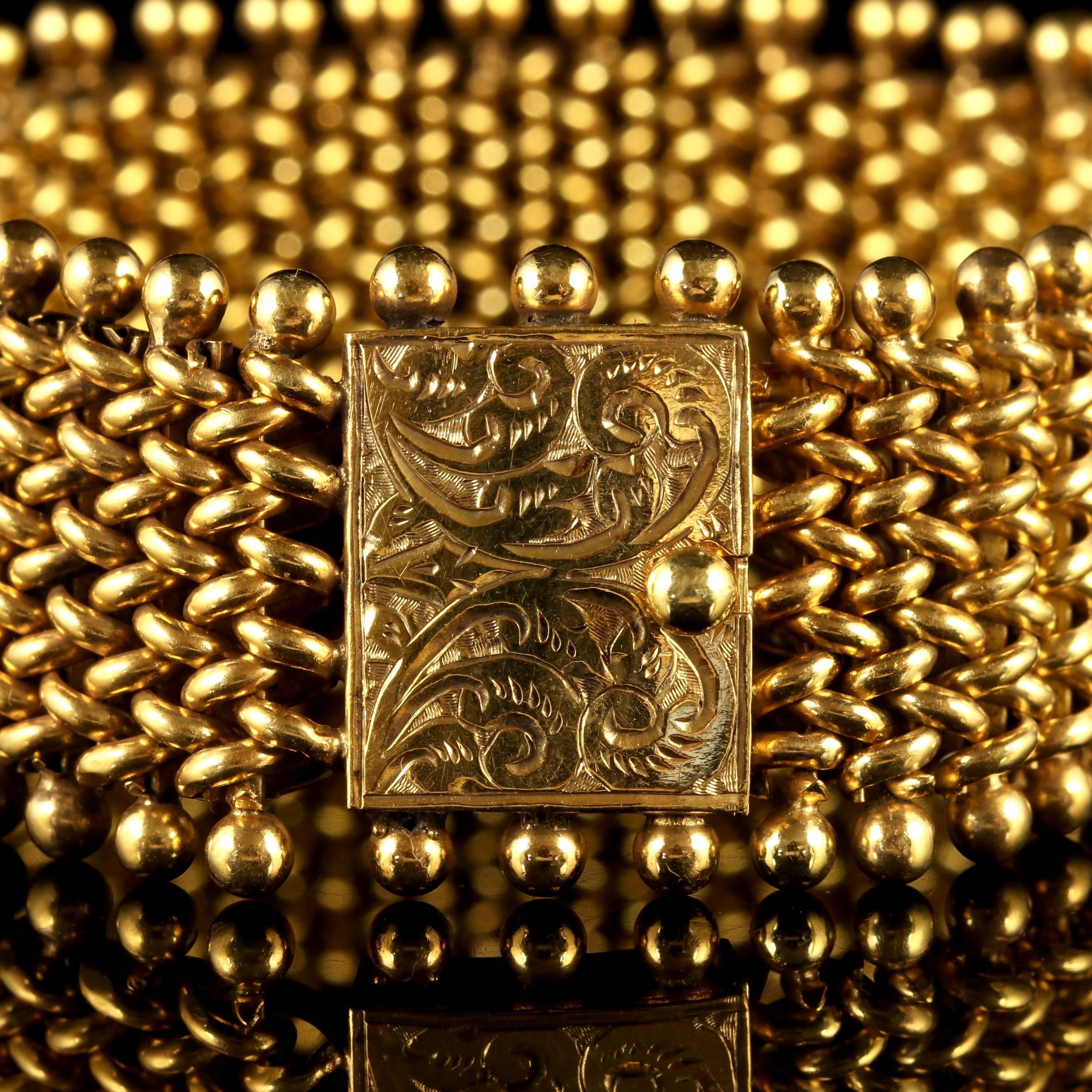 This beautiful large Victorian 18ct Gold on Silver bracelet is Circa 1900.

The clasp is engraved with a floral pattern, this really is beautiful.

Each link shows pristine workmanship from it’s time.

This looks outstanding when worn and is steeped