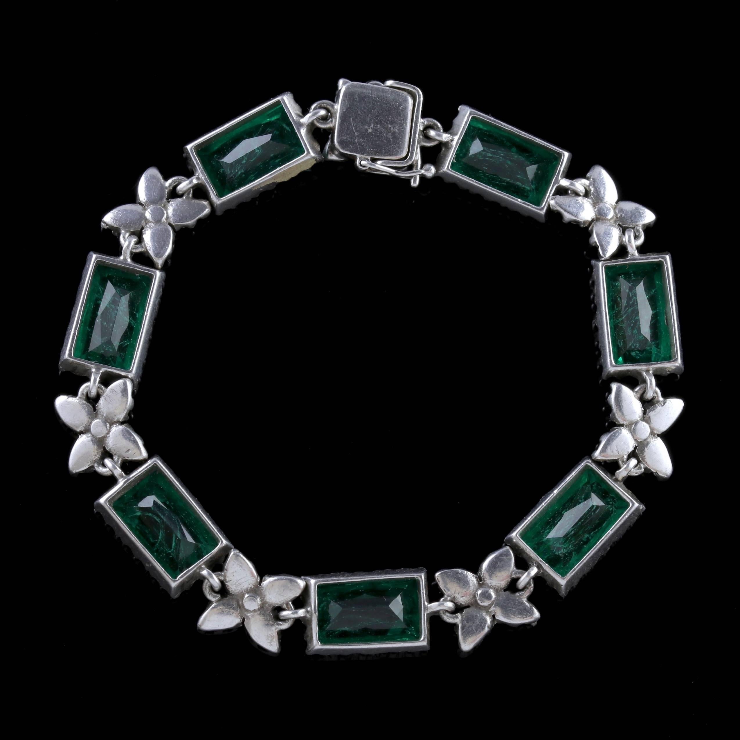 To read more please click continue reading below-



The bracelet is made up of fabulous Emerald green Paste Stones with sparkling white Paste links in-between.


The bracelet is all set in Silver and fitted with a secure safety clasp. 

This is a