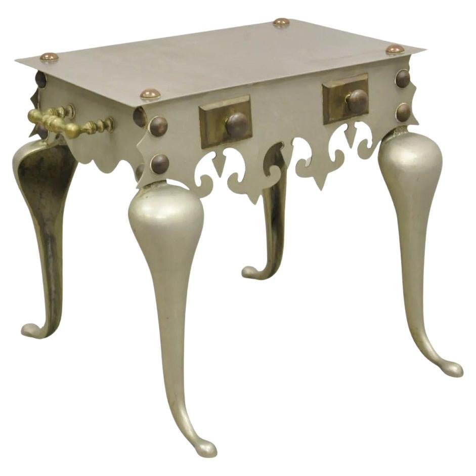 Ancienne table d'appoint victorienne en laiton et acier en métal pour pied de cheminée en vente