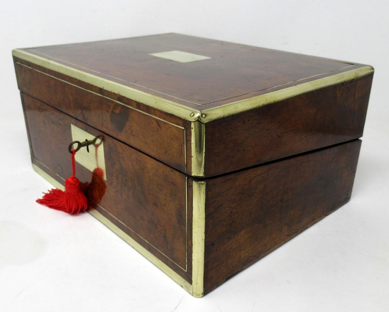 Antique Victorian Brass Burl Walnut Traveling Desk Wooden Writing Slope Box 19ct In Good Condition In Dublin, Ireland