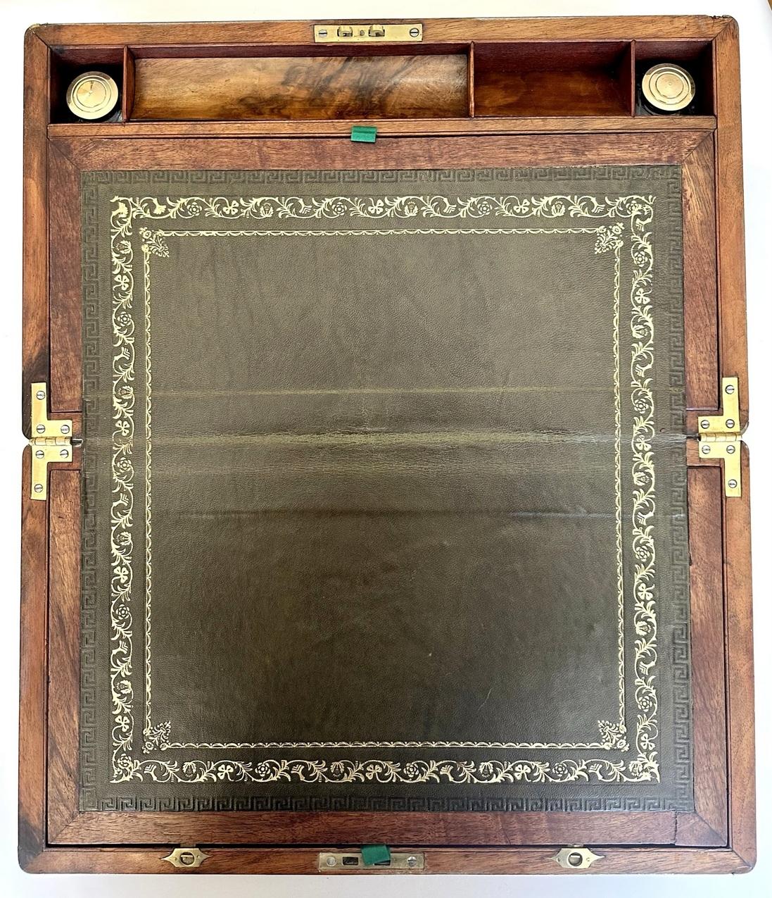 Antike viktorianische Messing Wurzelholz Nussbaum Reiseschreibtisch hölzerne Schreibschräge Box 19ct (19. Jahrhundert) im Angebot