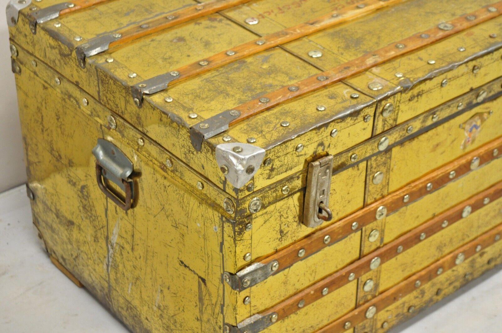 Antike viktorianische Messing verkleidet hölzerne Band Zug Trunk Storage Treasure Chest (Viktorianisch) im Angebot