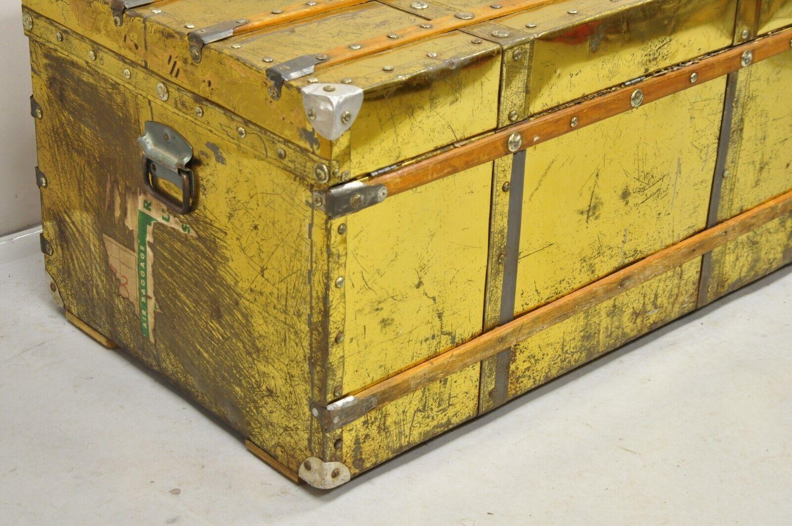 Antike viktorianische Messing verkleidet hölzerne Band Zug Trunk Storage Treasure Chest im Angebot 3