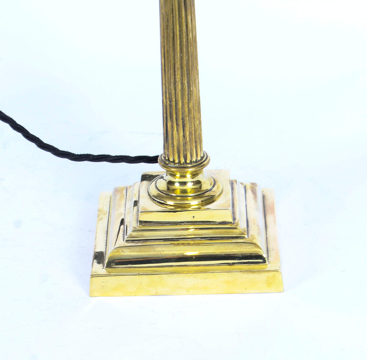 Antique Victorian Brass Corinthian Column Table Lamp, 19th Century In Good Condition In London, GB