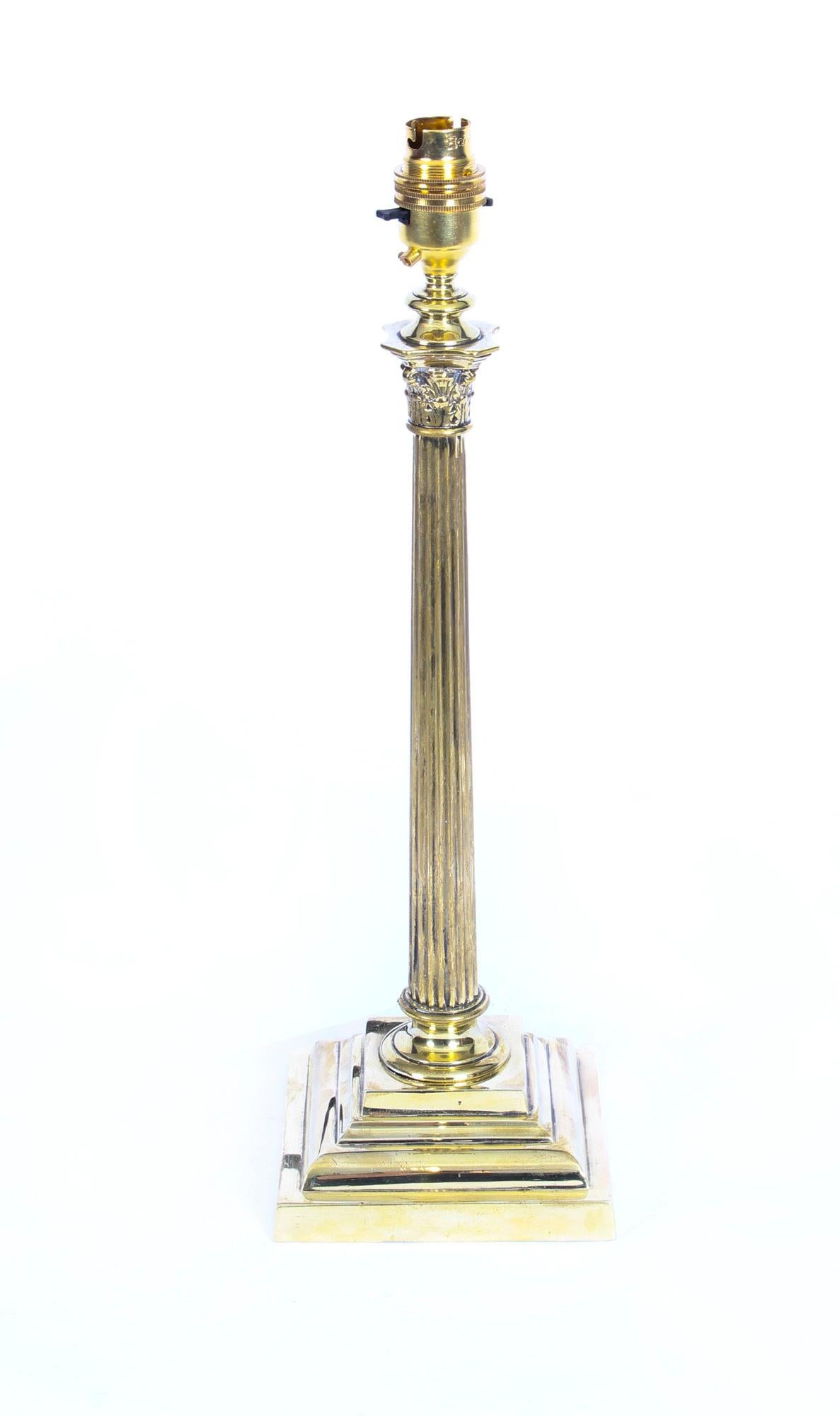 Antique Victorian Brass Corinthian Column Table Lamp, 19th Century 2