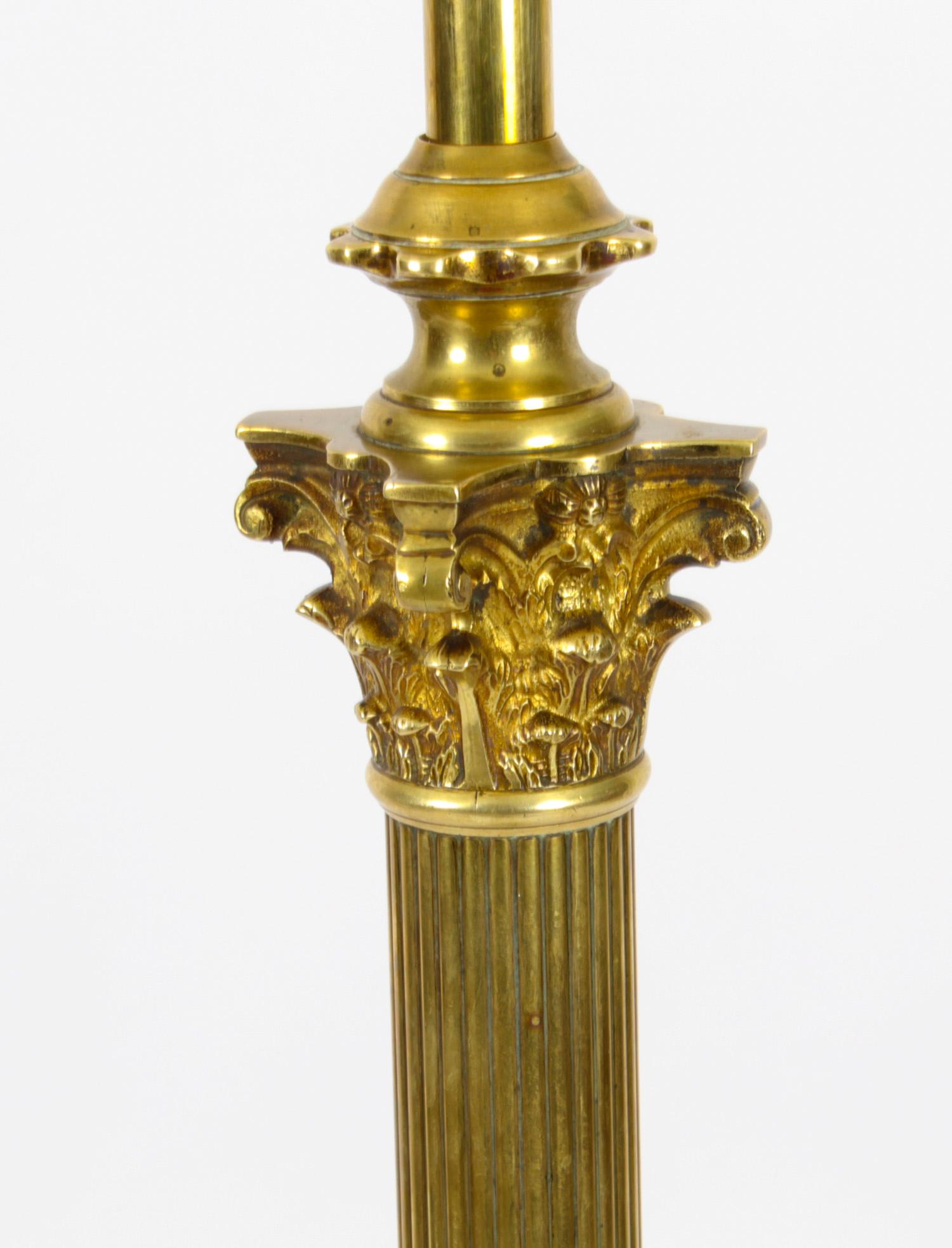 Late 19th Century Antique Victorian Brass Corinthian Column Telescopic Standard Lamp 19th C