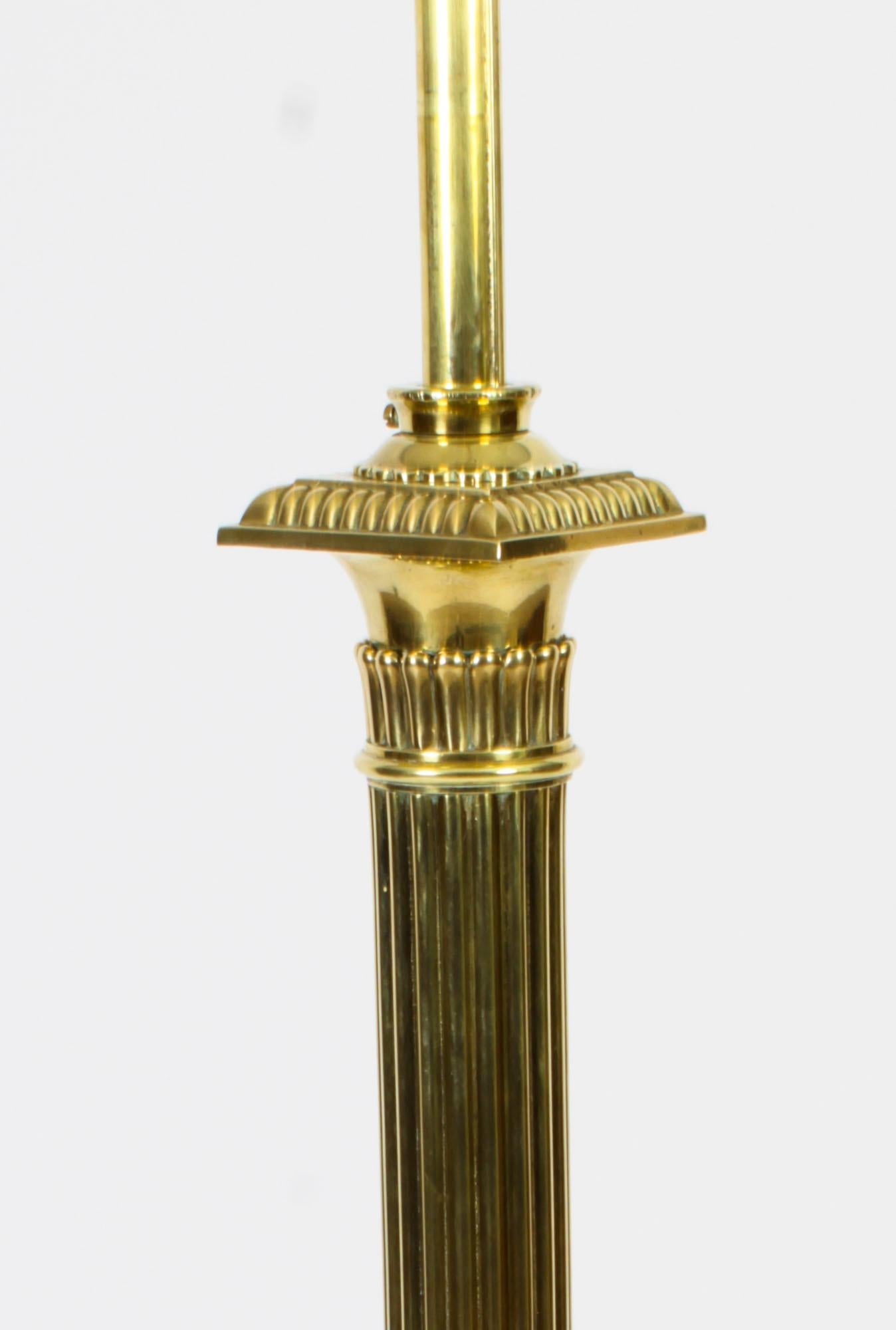 Antique Victorian Brass Corinthian Column Telescopic Standard Lamp 19th C For Sale 1