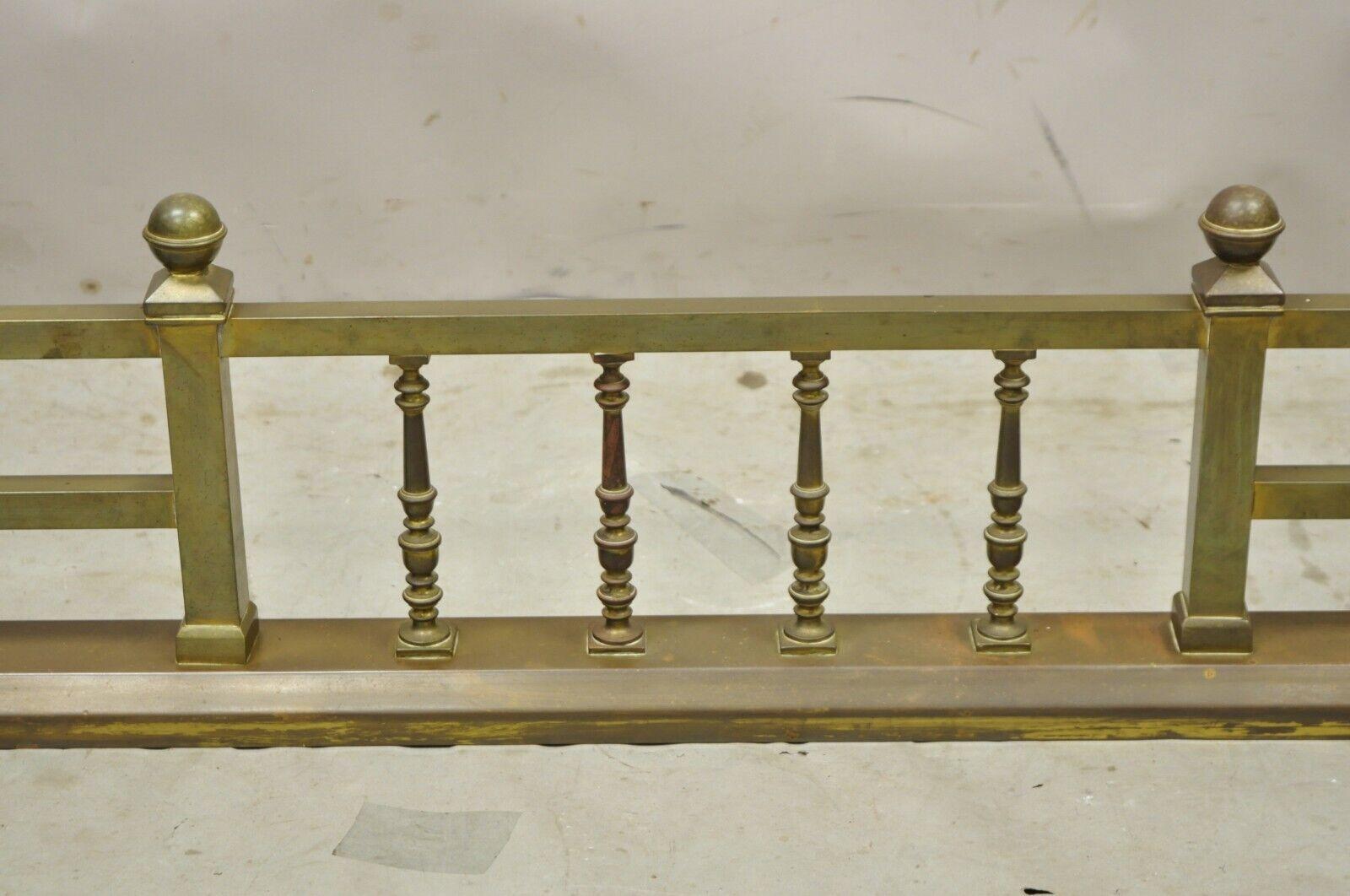 Antique Victorian Brass Finial Fire Place Fender Mantle Surround In Good Condition In Philadelphia, PA