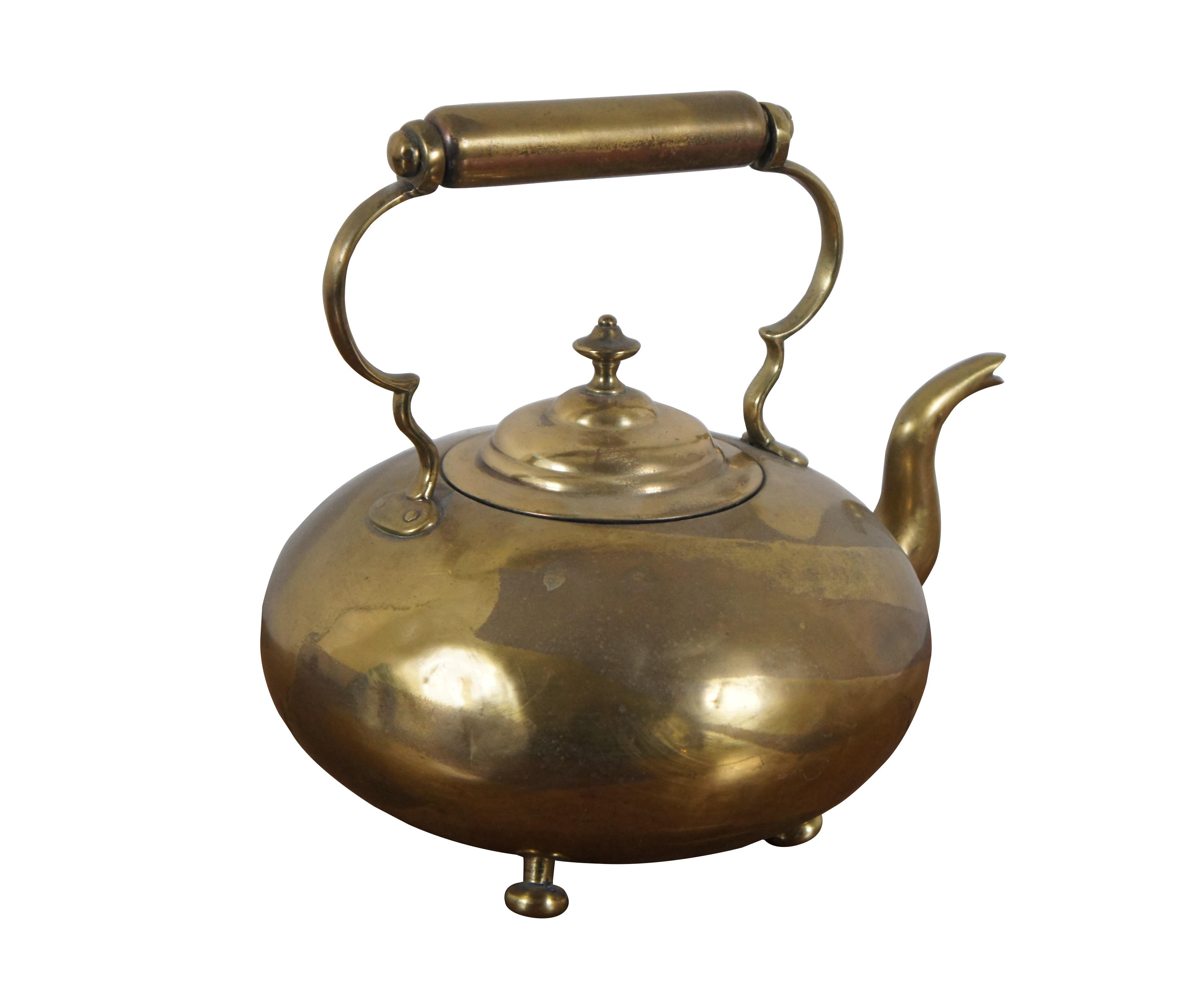 Antique Victorian Brass Hot Toddy Footed Goose Neck Tea Coffee Pot Kettle In Good Condition For Sale In Dayton, OH