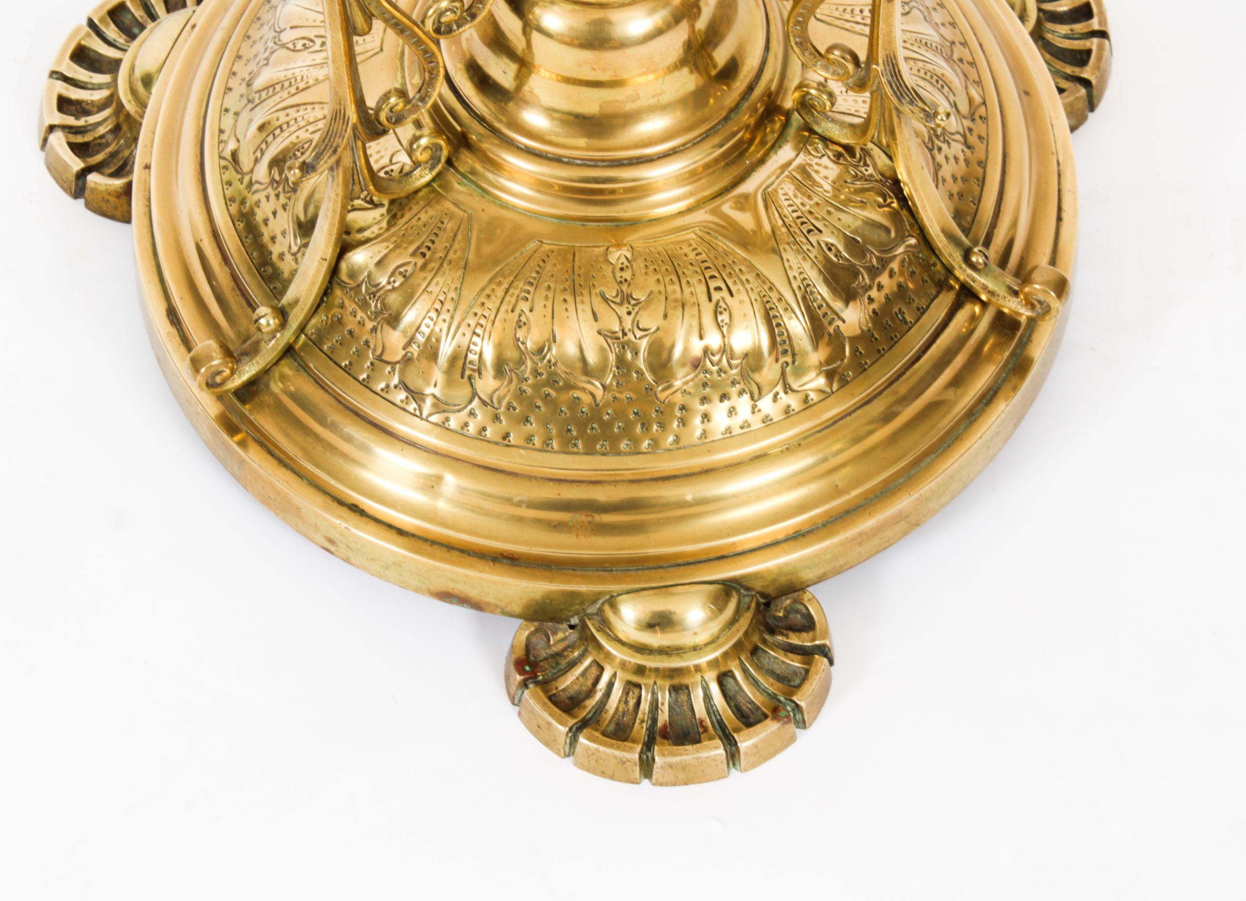 Lampe standard victorienne ancienne en laiton 19ème siècle en vente 5
