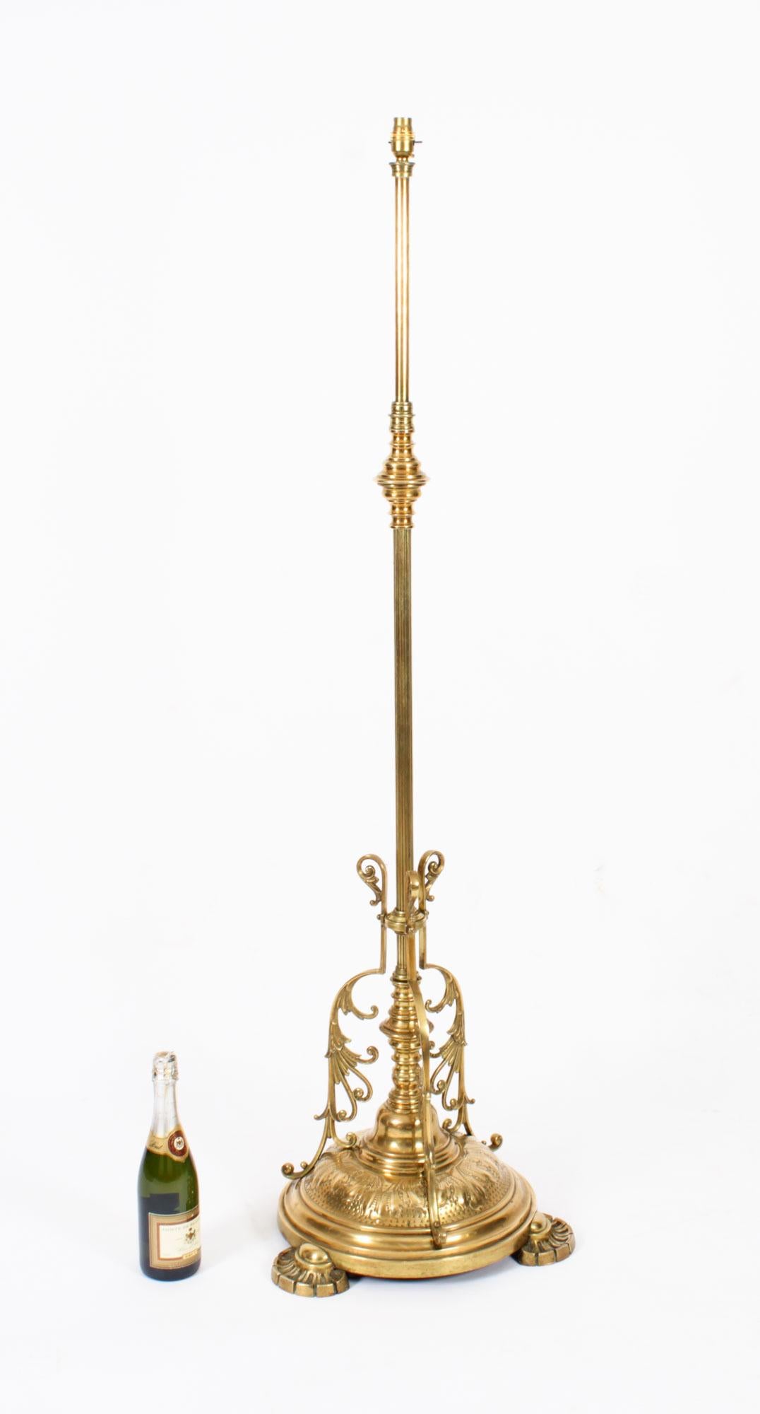 Lampe standard victorienne ancienne en laiton 19ème siècle en vente 6