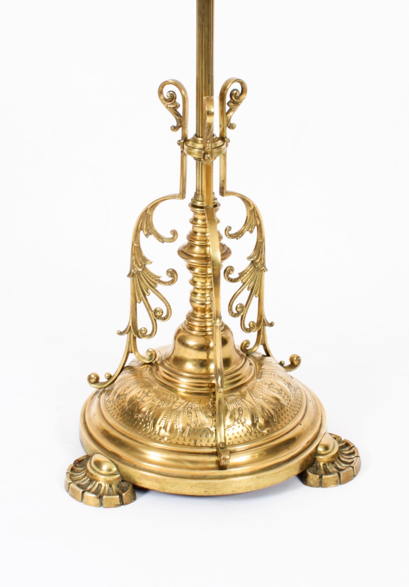 Fin du XIXe siècle Lampe standard victorienne ancienne en laiton 19ème siècle en vente