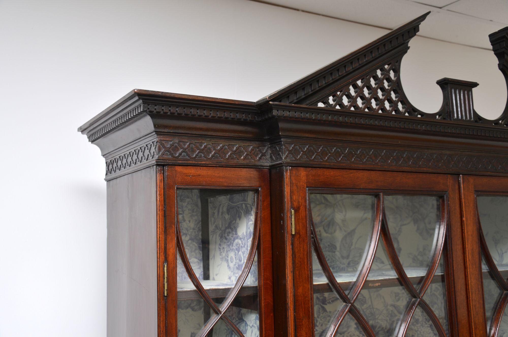 Antique Victorian Breakfront Bookcase For Sale at 1stDibs