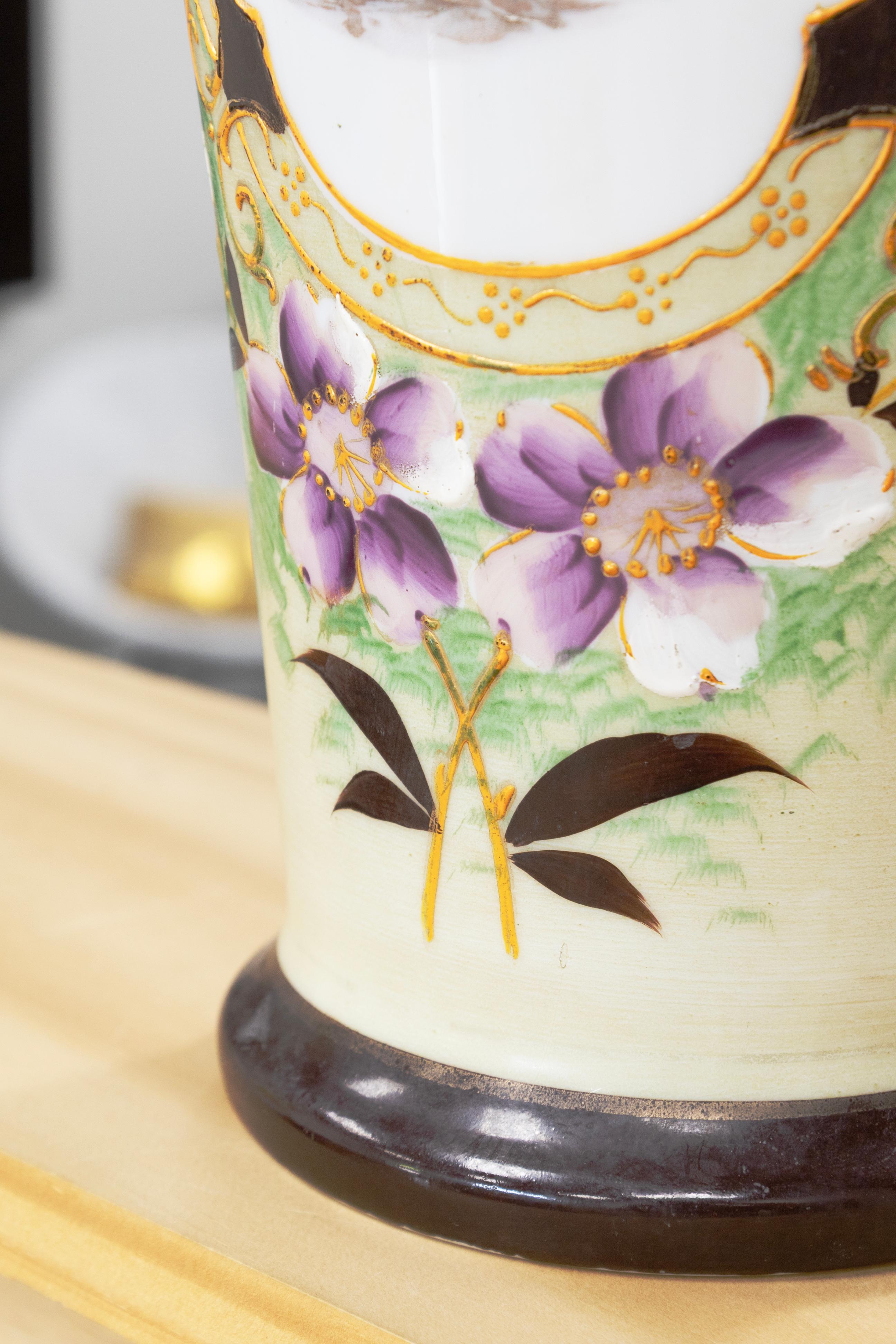 Antique Victorian Bristol - Glass Vase Hand Painted Portrait & Floral Design In condizioni buone in vendita a Keego Harbor, MI