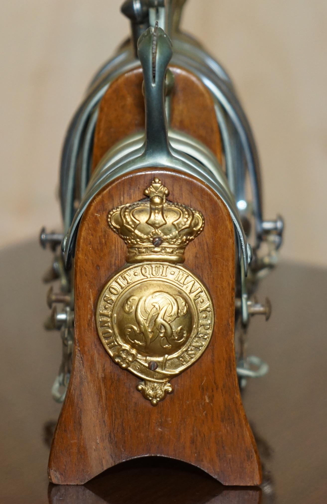 Vittoriano ANTICO ARMATO BRITANNICO CAVALIERE MARTINGALE A CAVALLETTO E STIRUP in vendita