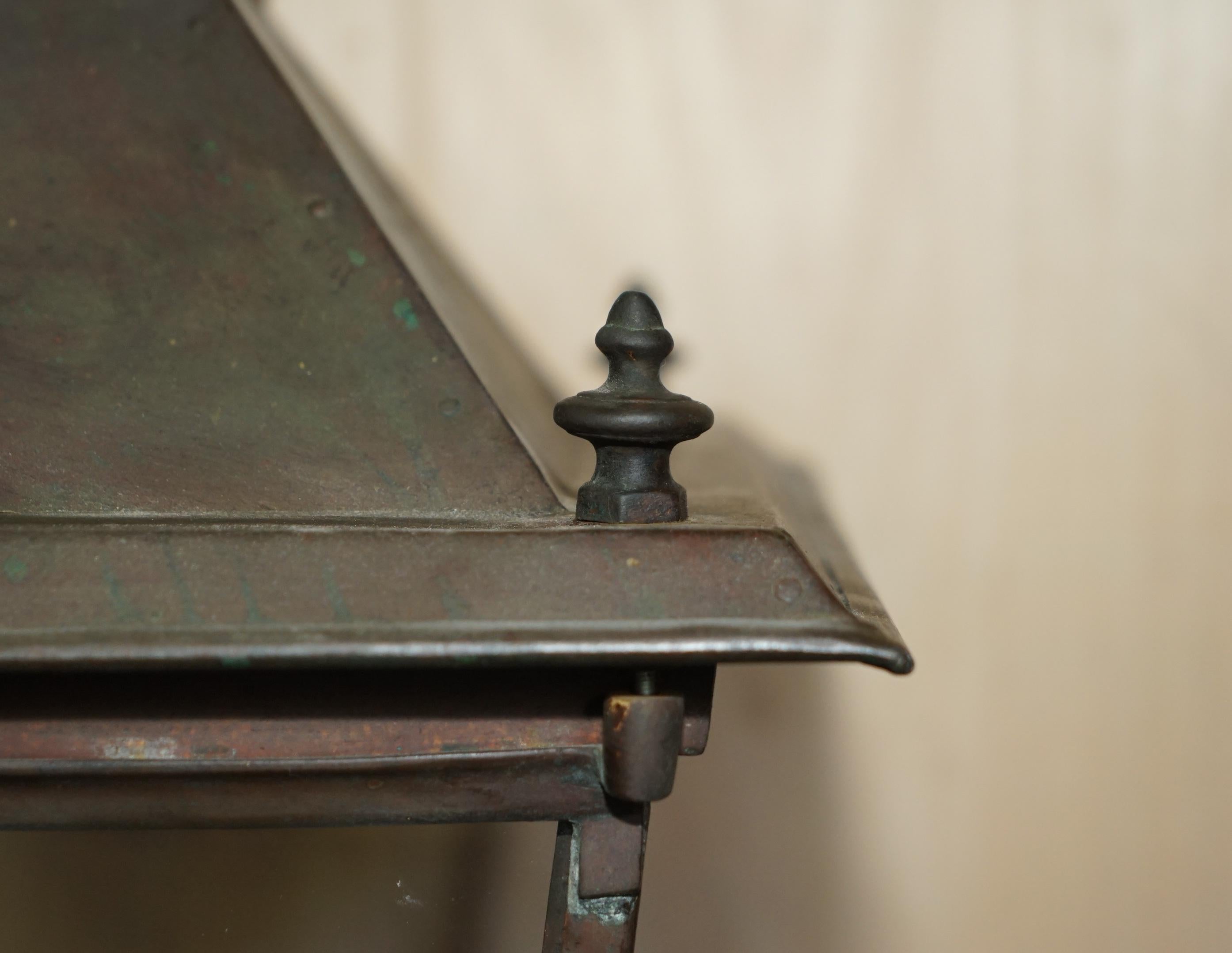 Lanterne suspendue victorienne ancienne en bronze avec intérieur à quatre bougies doit être vu en vente 1