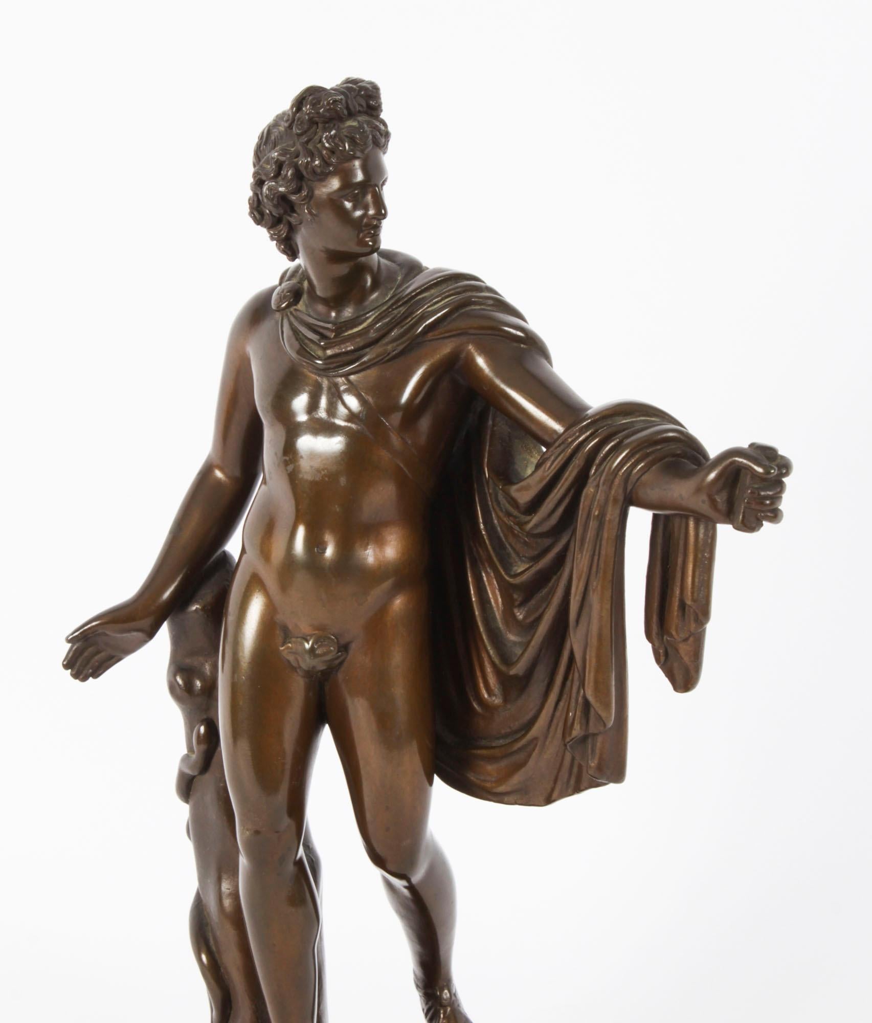 Milieu du XIXe siècle Sculpture victorienne ancienne en bronze du dieu grec Apollon du 19ème siècle en vente