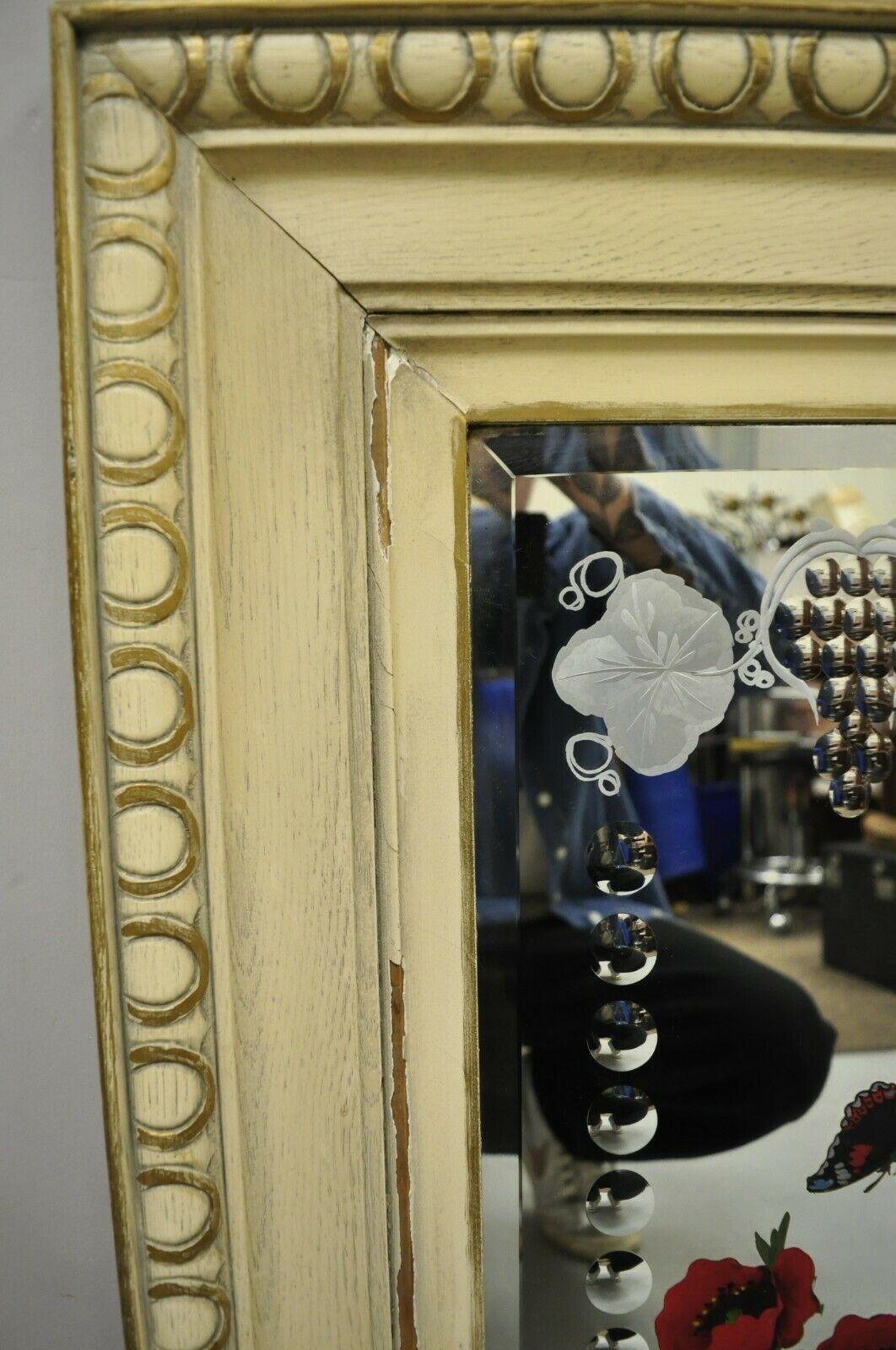 Miroir Paire de miroirs à fleurs papillons victoriens anciens en verre bullé et cadre en bois de chêne en vente