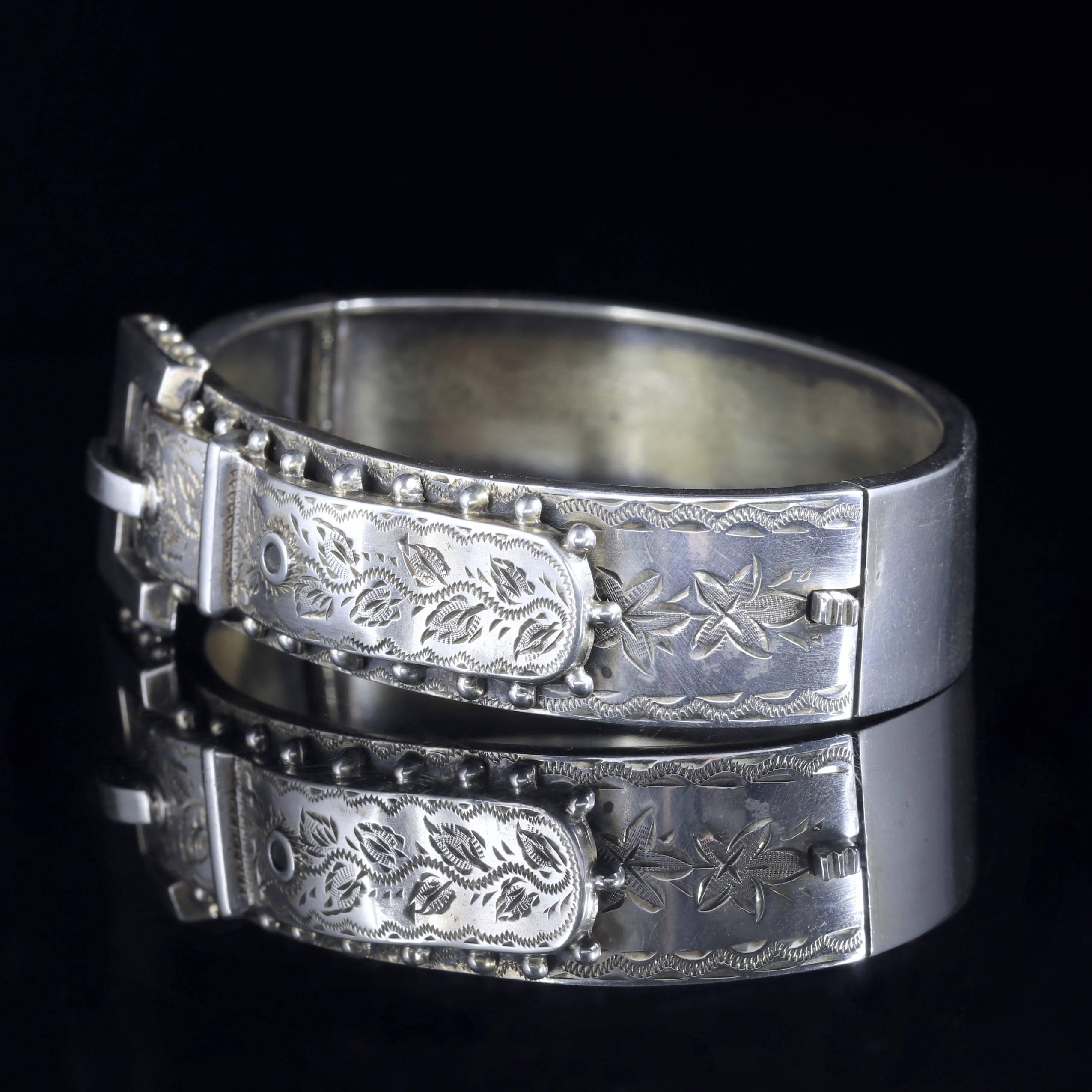 To read more please click continue reading below-

This stunning antique Victorian Sterling Silver buckle bangle is hallmarked Birmingham 1888. 

The wonderful bangle depicts a beautiful belt and buckle which is patterned in lovely engraved leaves.