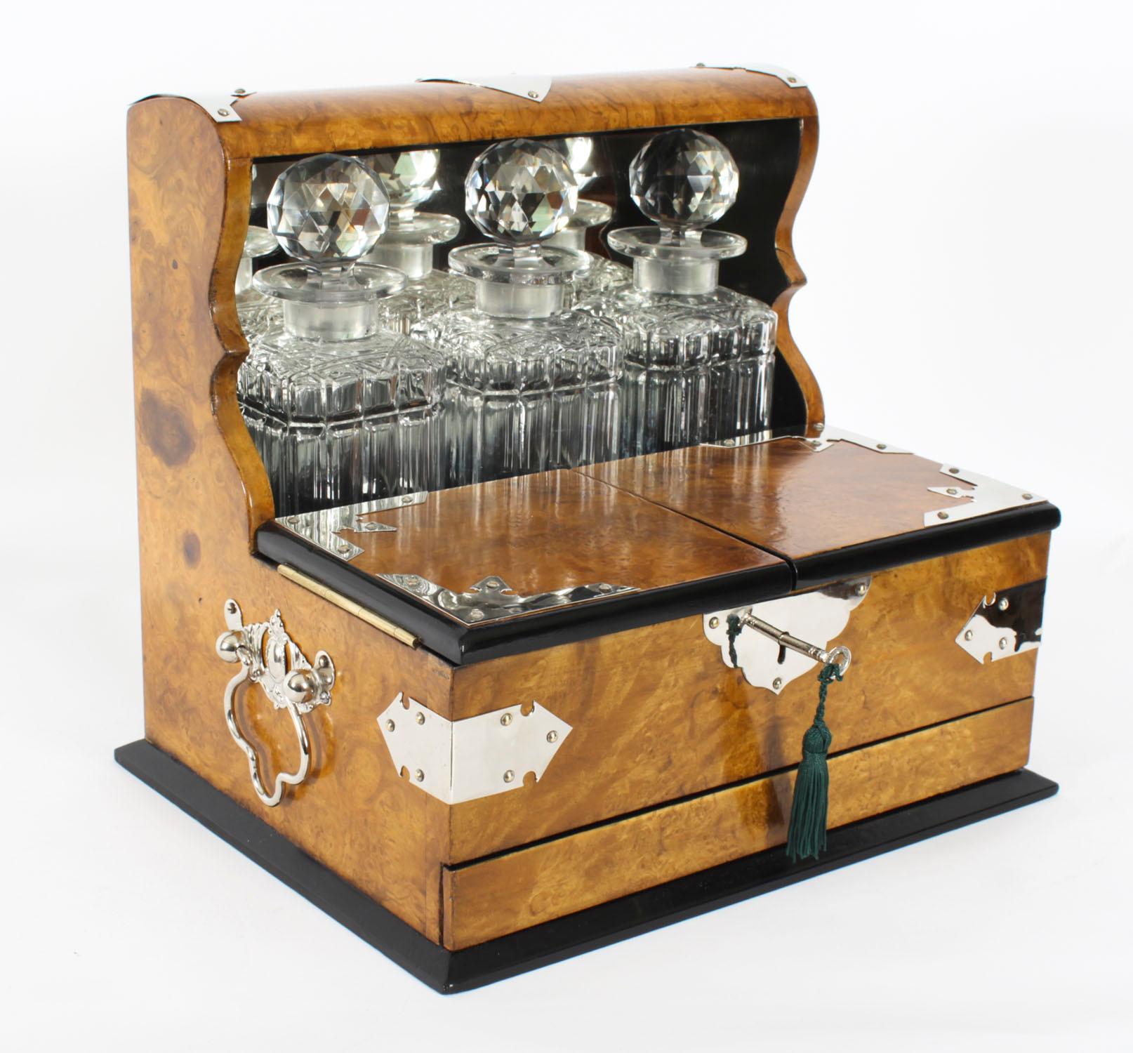 Antique Victorian Burr Walnut 3 Crystal Decanter Tantalus Dry Bar 19th Century In Good Condition In London, GB