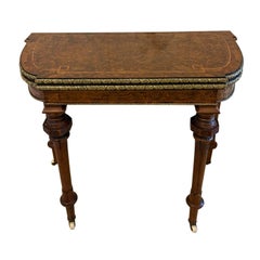Ancienne console victorienne à cartes en ronce de noyer avec montures et incrustations en bronze doré
