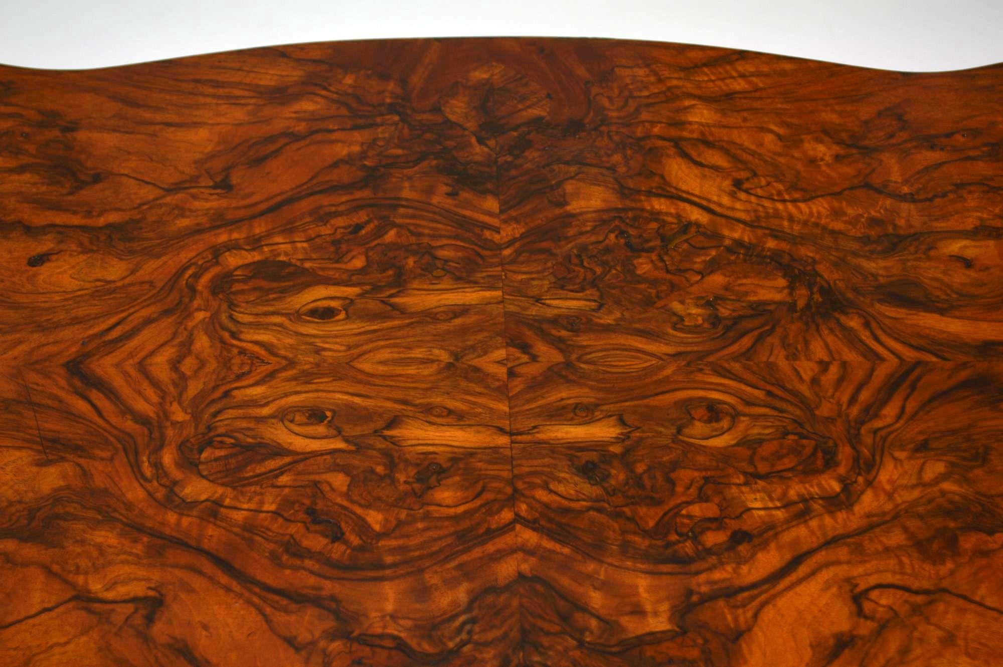 Antique Victorian Burr Walnut Centre Table In Good Condition In London, GB