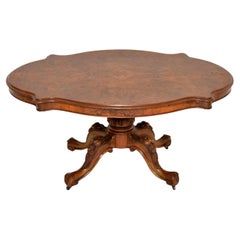 Mesa de comedor antigua victoriana de nogal rebabas
