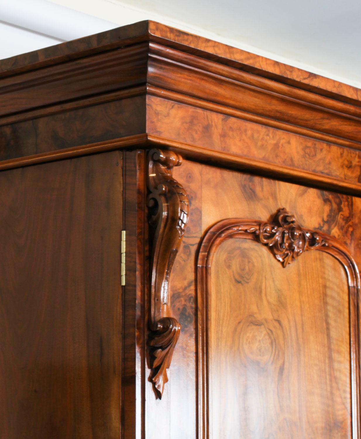 Antique Victorian Burr Walnut Four Door Breakfront Wardrobe 19th Century 9