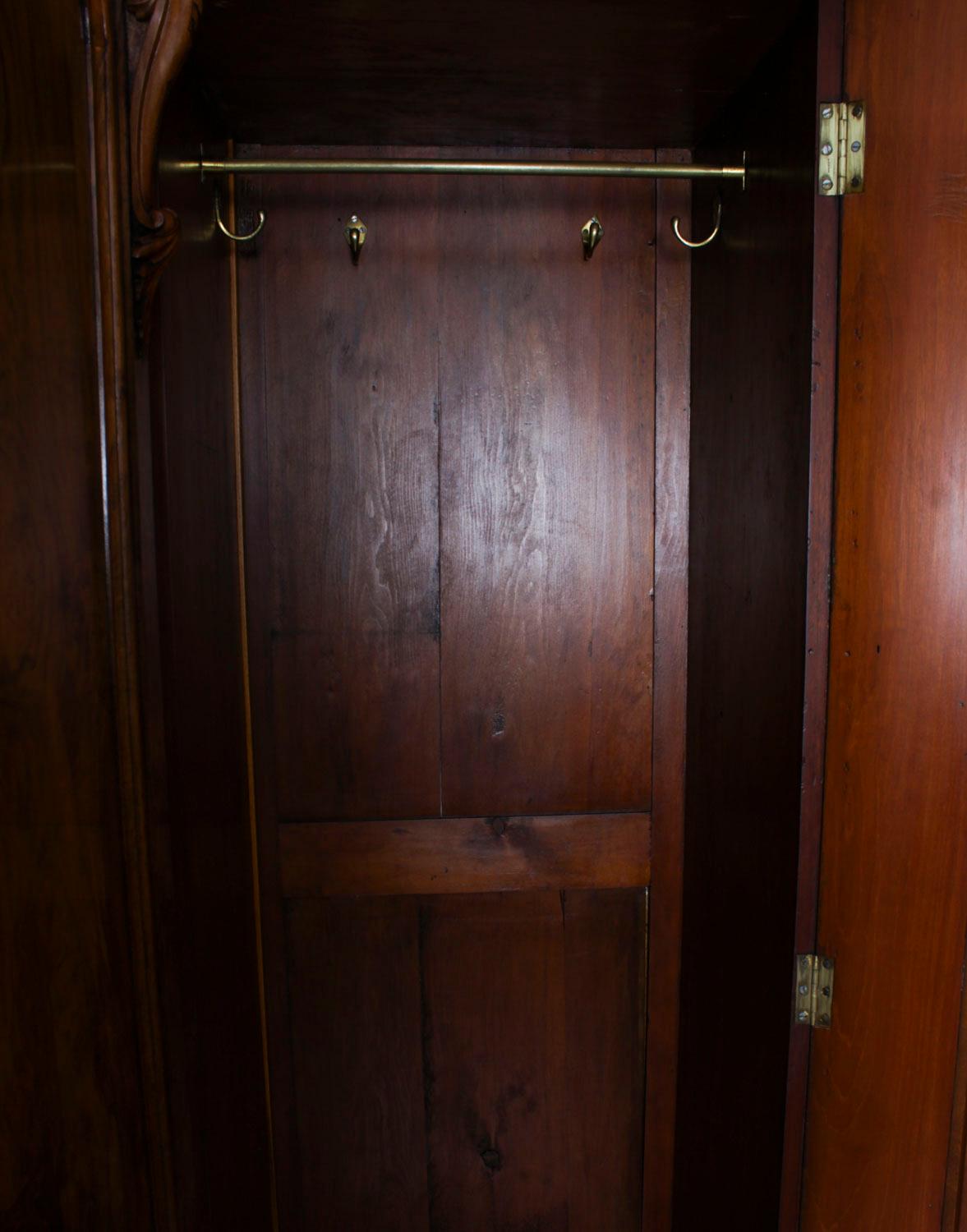 Antique Victorian Burr Walnut Four Door Breakfront Wardrobe 19th Century In Good Condition In London, GB