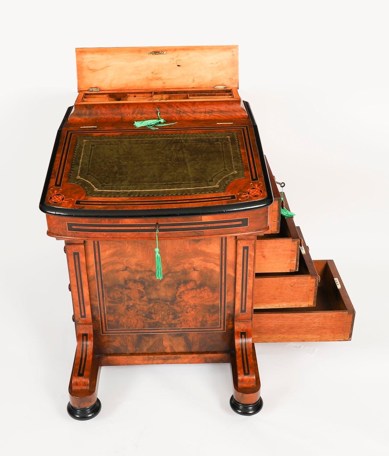 Ancien bureau victorien Davenport en ronce de noyer et marqueterie 19ème siècle en vente 5