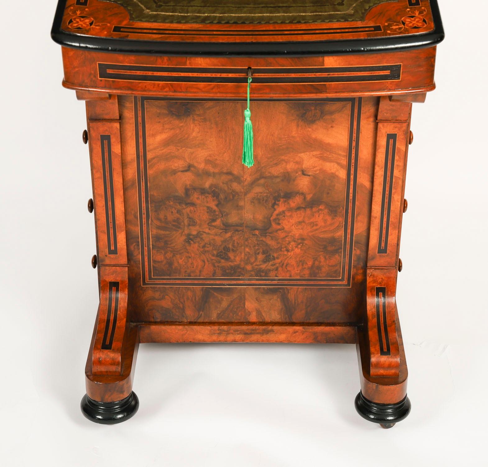 Ancien bureau victorien Davenport en ronce de noyer et marqueterie 19ème siècle en vente 7