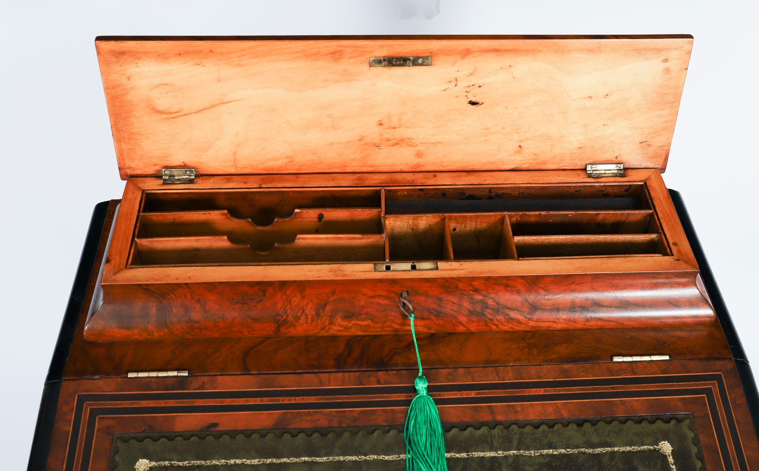 Ancien bureau victorien Davenport en ronce de noyer et marqueterie 19ème siècle en vente 8
