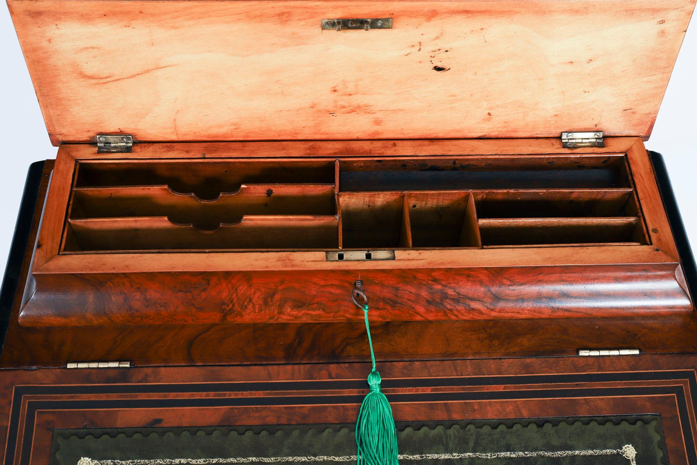 Ancien bureau victorien Davenport en ronce de noyer et marqueterie 19ème siècle en vente 9