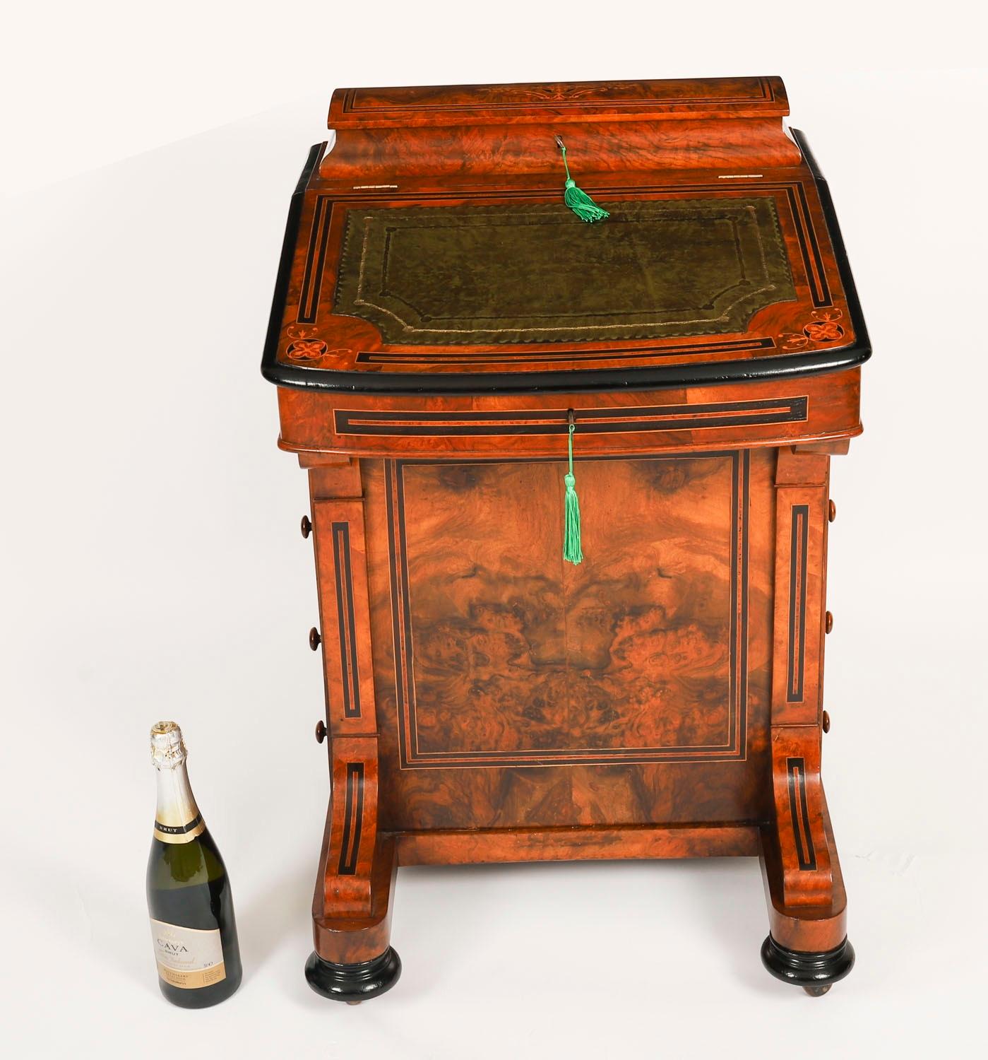 Ancien bureau victorien Davenport en ronce de noyer et marqueterie 19ème siècle en vente 13