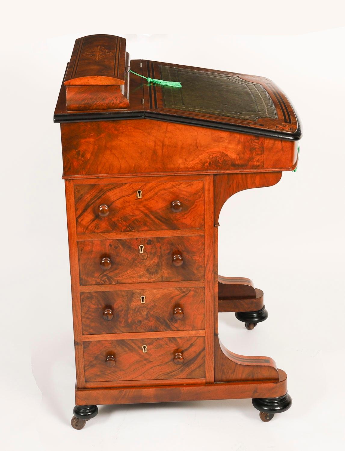 Ancien bureau victorien Davenport en ronce de noyer et marqueterie 19ème siècle en vente 2