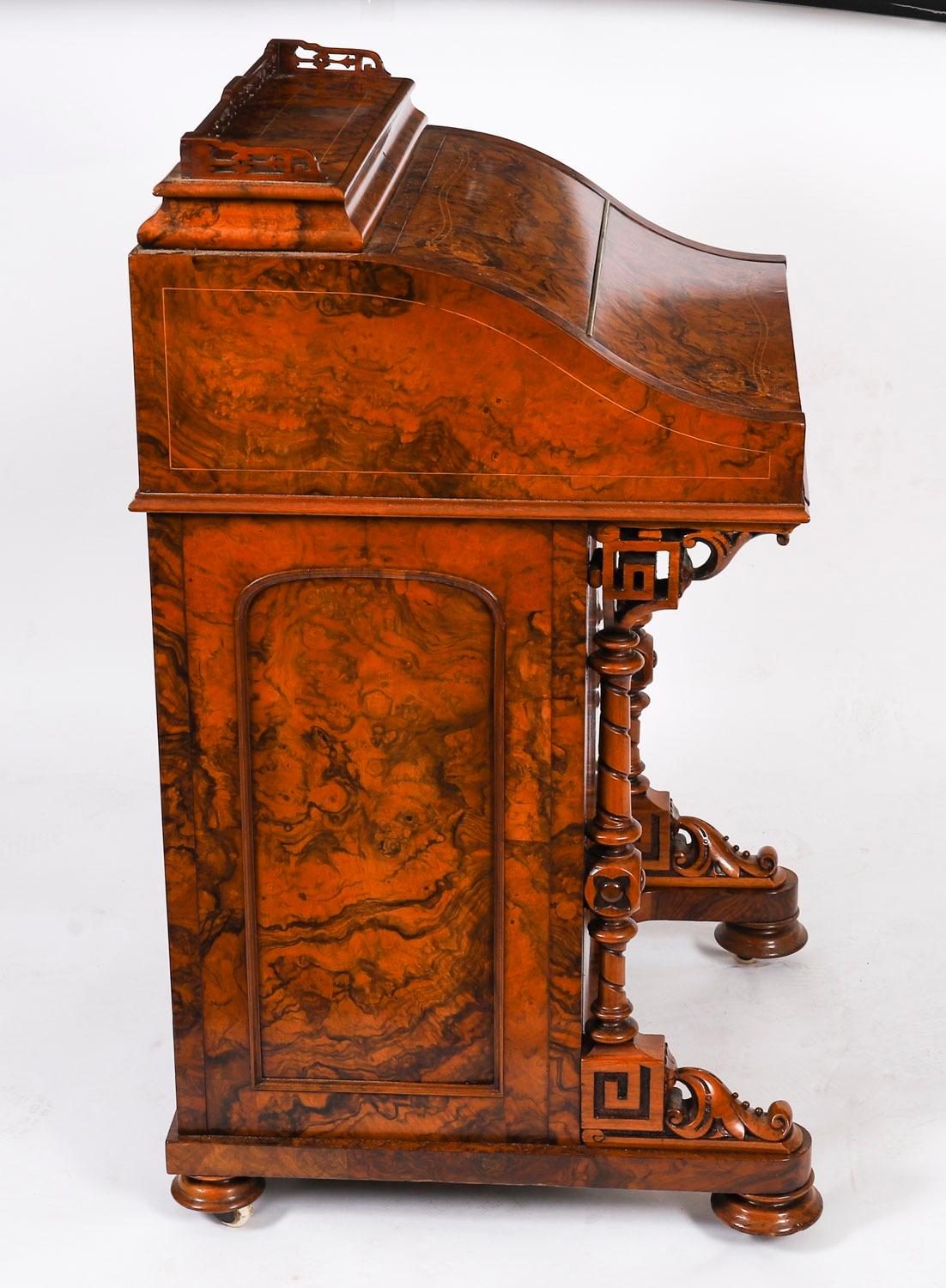 Antiker viktorianischer Schreibtisch aus Wurzelholz mit Intarsien Davenport, ca. 1860, 19. im Angebot 11