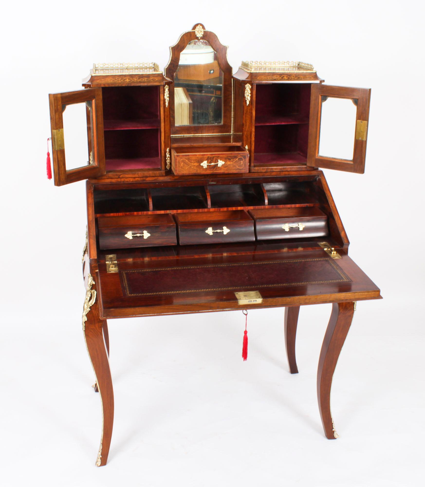 Bureau Bonheur de Jour victorien ancien et ornementation en bronze doré 19ème siècle en vente 7