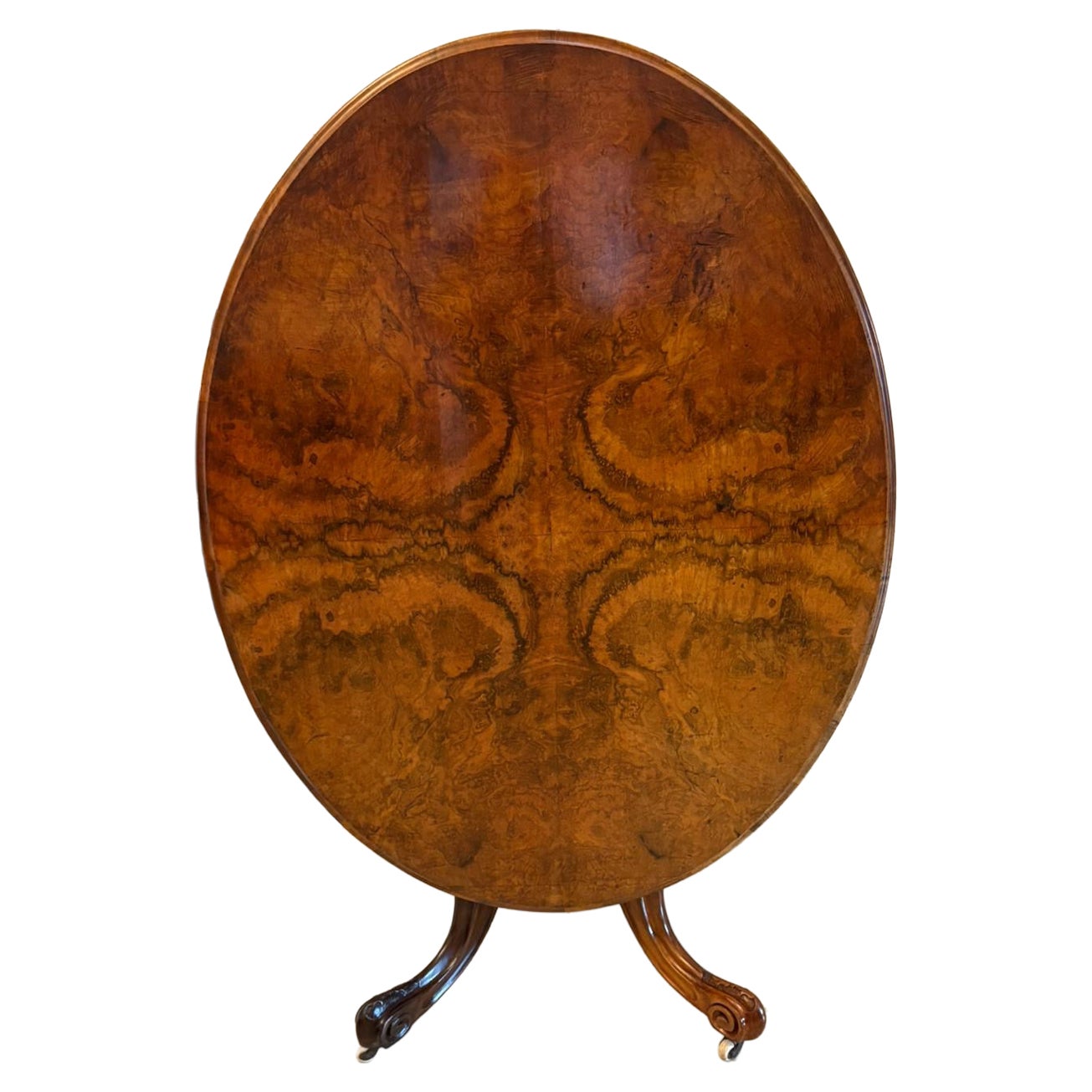 Mesa de comedor antigua victoriana de centro oval de nogal con 6 plazas y tapa basculante