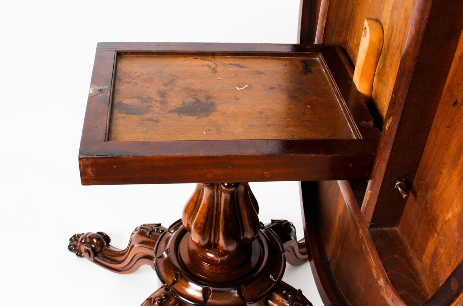 Mid-19th Century Antique Victorian Burr Walnut Oval Loo Table, 19th Century