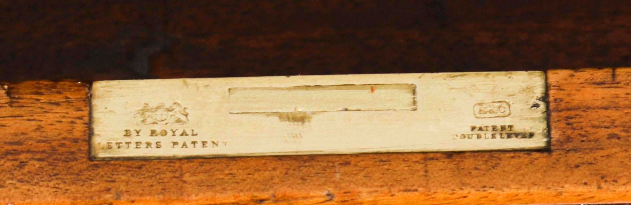 Ancien bureau victorien à colonnes en ronce de noyer 19e siècle en vente 1
