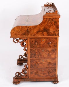 Antiguo Escritorio Davenport Victoriano de nogal con rebabas C1860 Siglo XIX