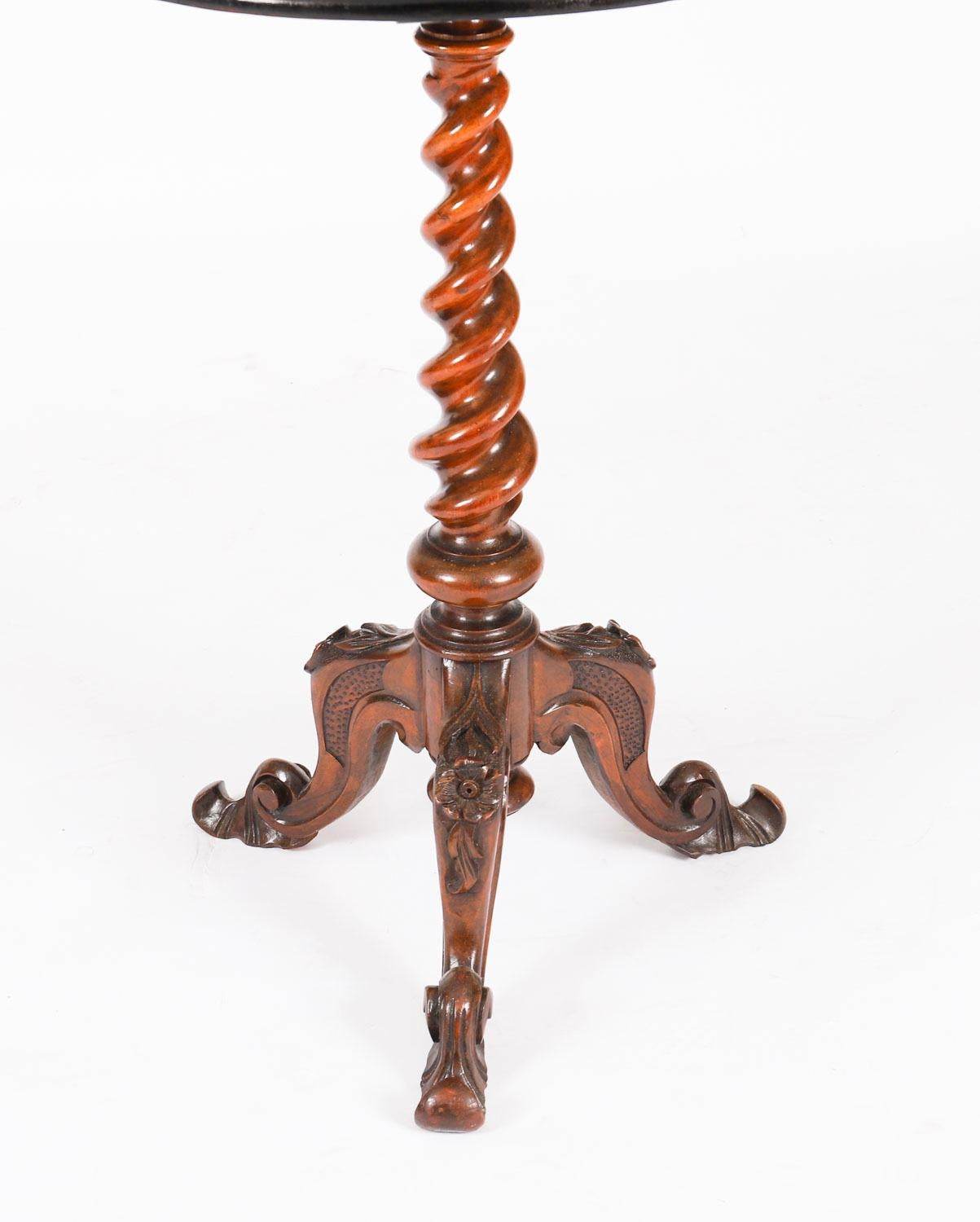 Ancienne table d'appoint victorienne en ronce de noyer pour le vin 19ème siècle en vente 2