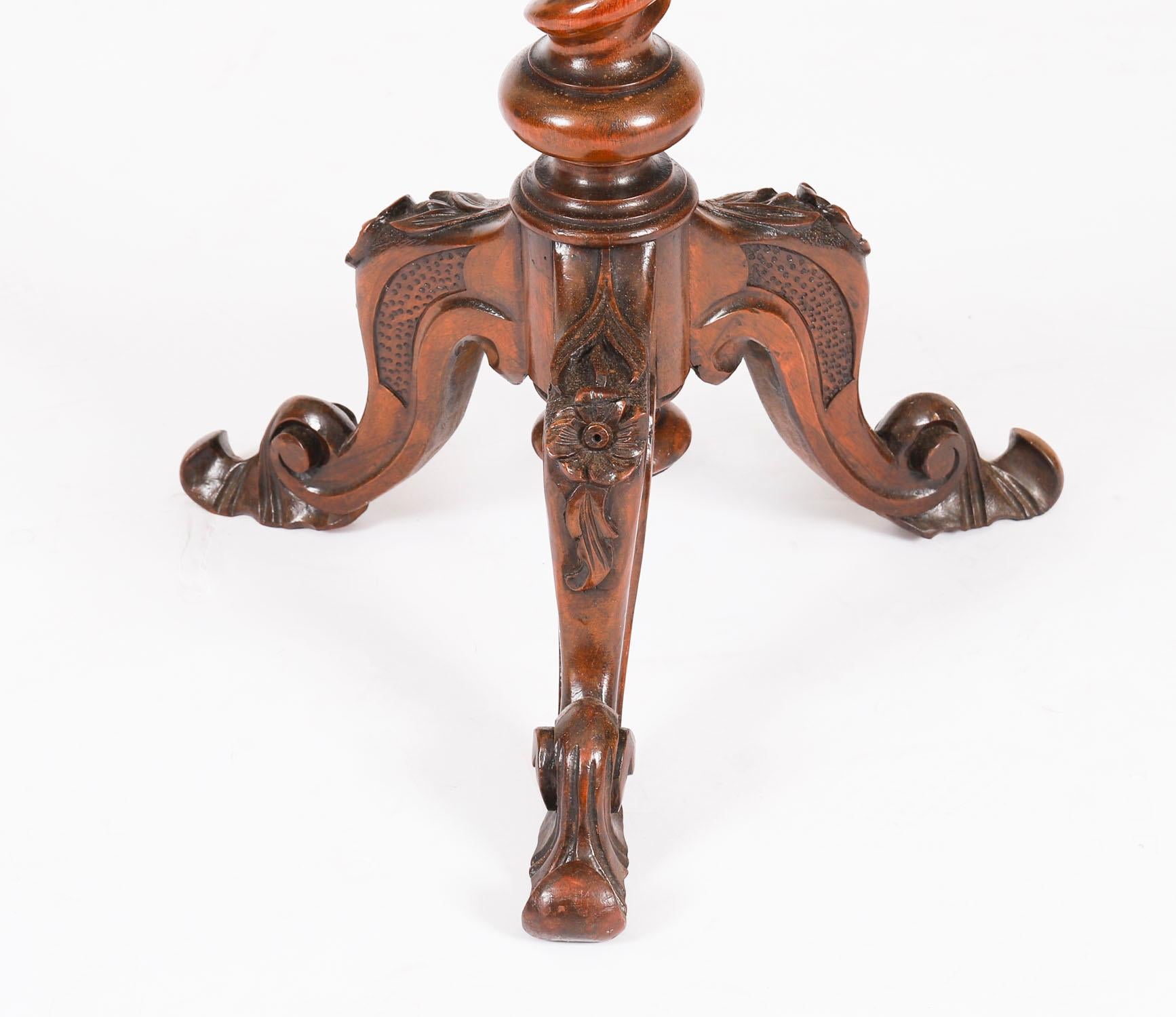 Ancienne table d'appoint victorienne en ronce de noyer pour le vin 19ème siècle en vente 3