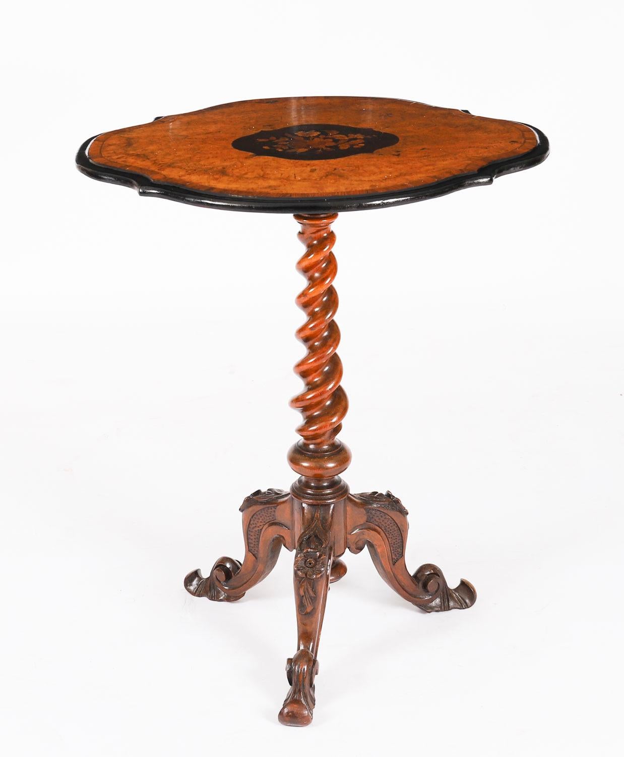 Ancienne table d'appoint victorienne en ronce de noyer pour le vin 19ème siècle en vente 4