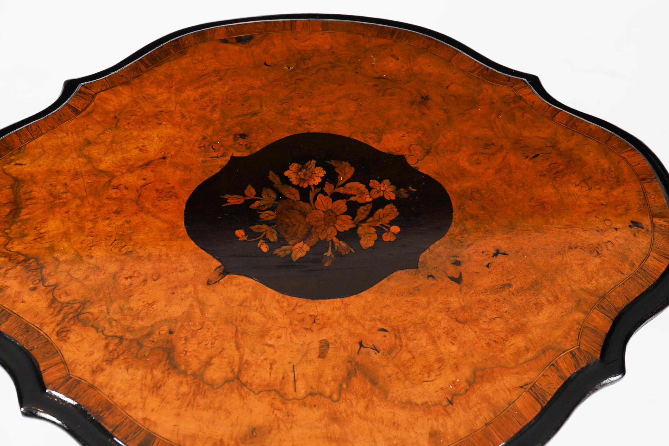 Anglais Ancienne table d'appoint victorienne en ronce de noyer pour le vin 19ème siècle en vente