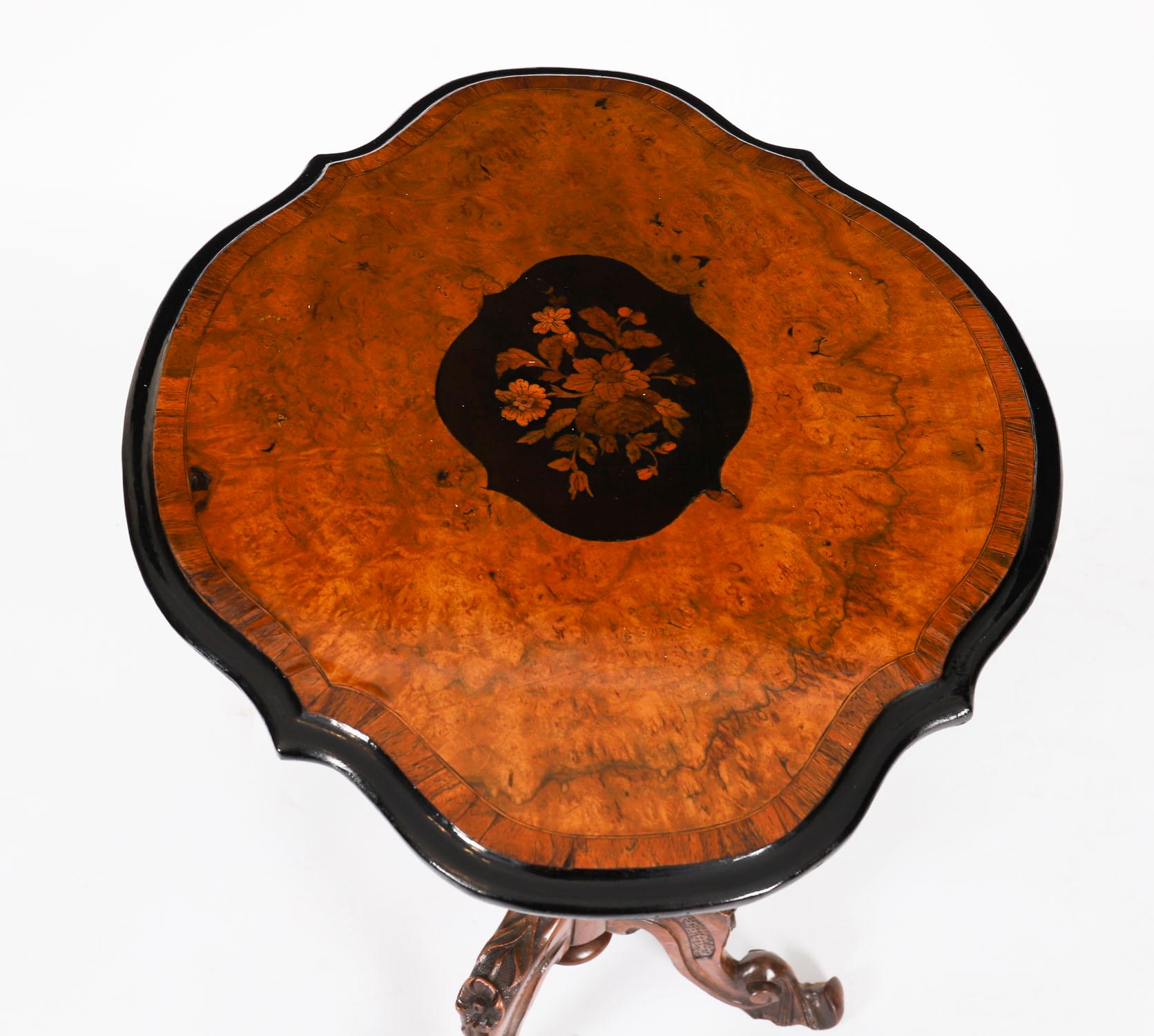 Ancienne table d'appoint victorienne en ronce de noyer pour le vin 19ème siècle Bon état - En vente à London, GB