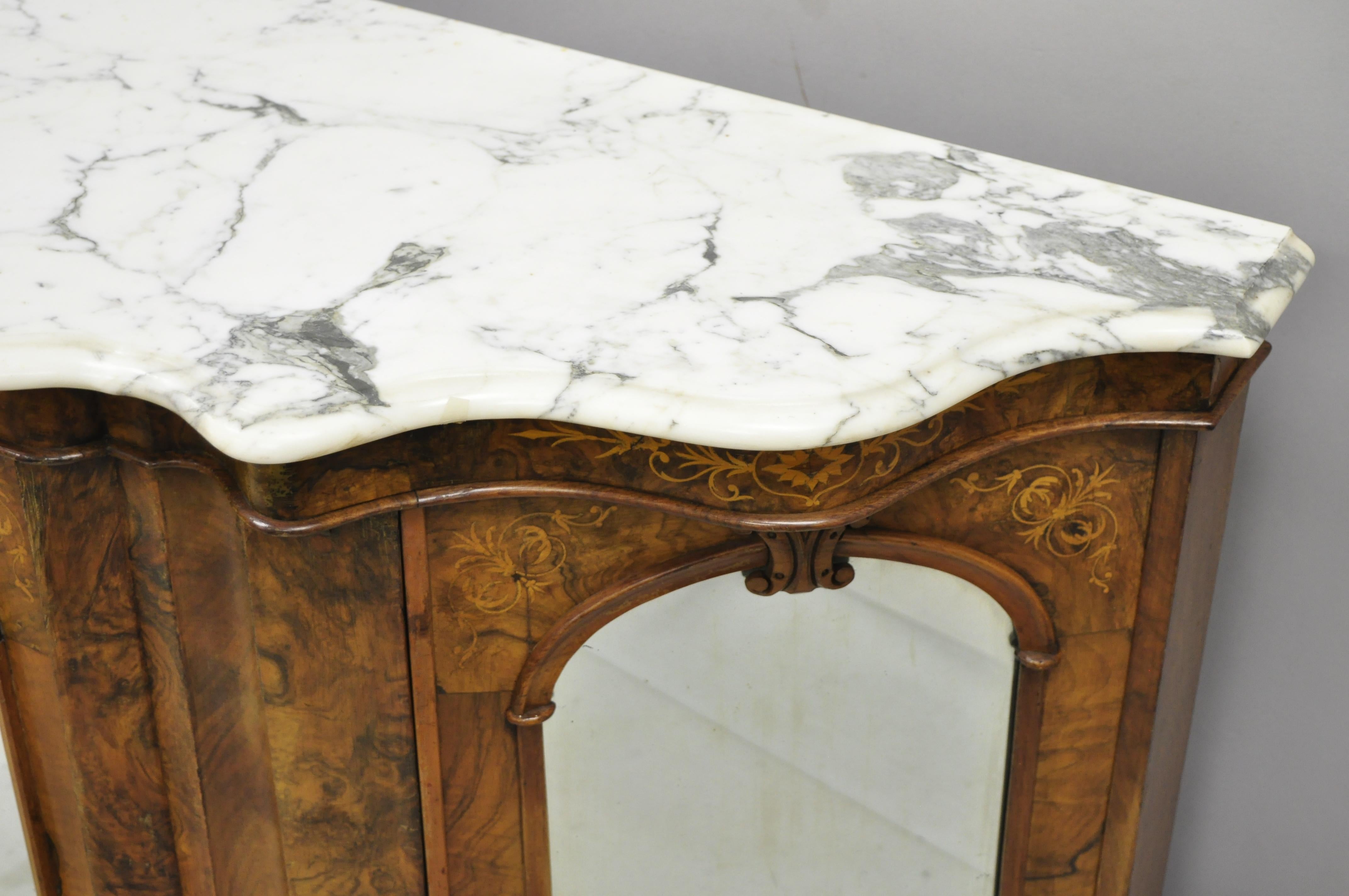 Antique Victorian Burr Wood Walnut Serpentine Marble-Top Sideboard Credenza In Good Condition For Sale In Philadelphia, PA